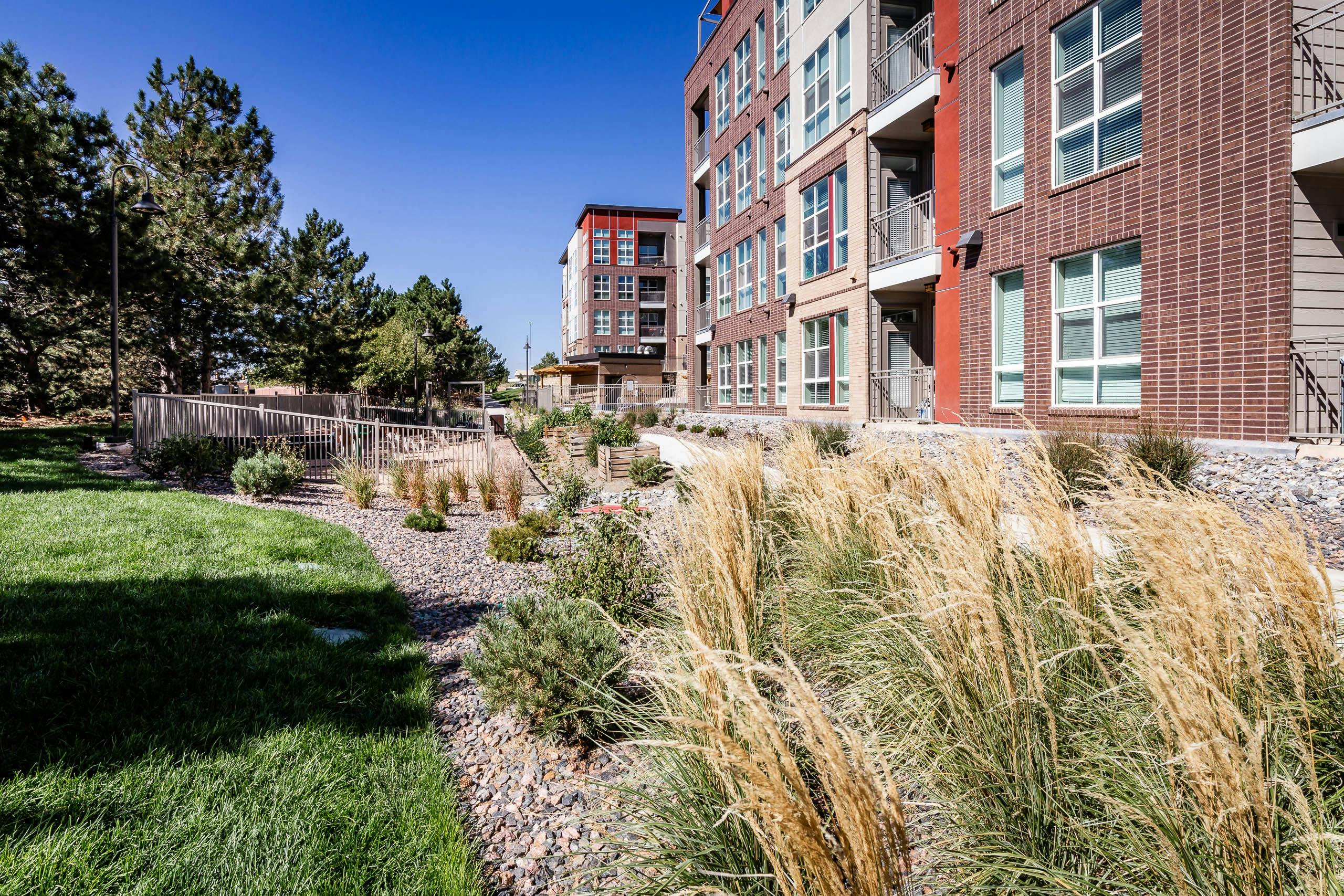 Centennial Apartments near Greenwood Village AMLI Dry Creek
