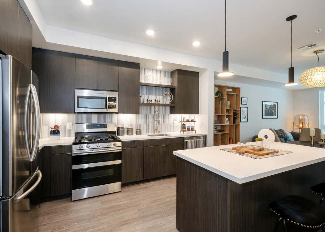 Luxury Apartments Long Beach Amenities AMLI Park Broadway