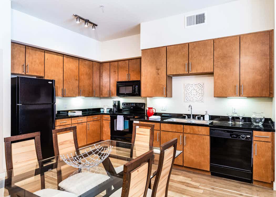 Luxury Uptown Denver Apartment Amenities AMLI Park Avenue
