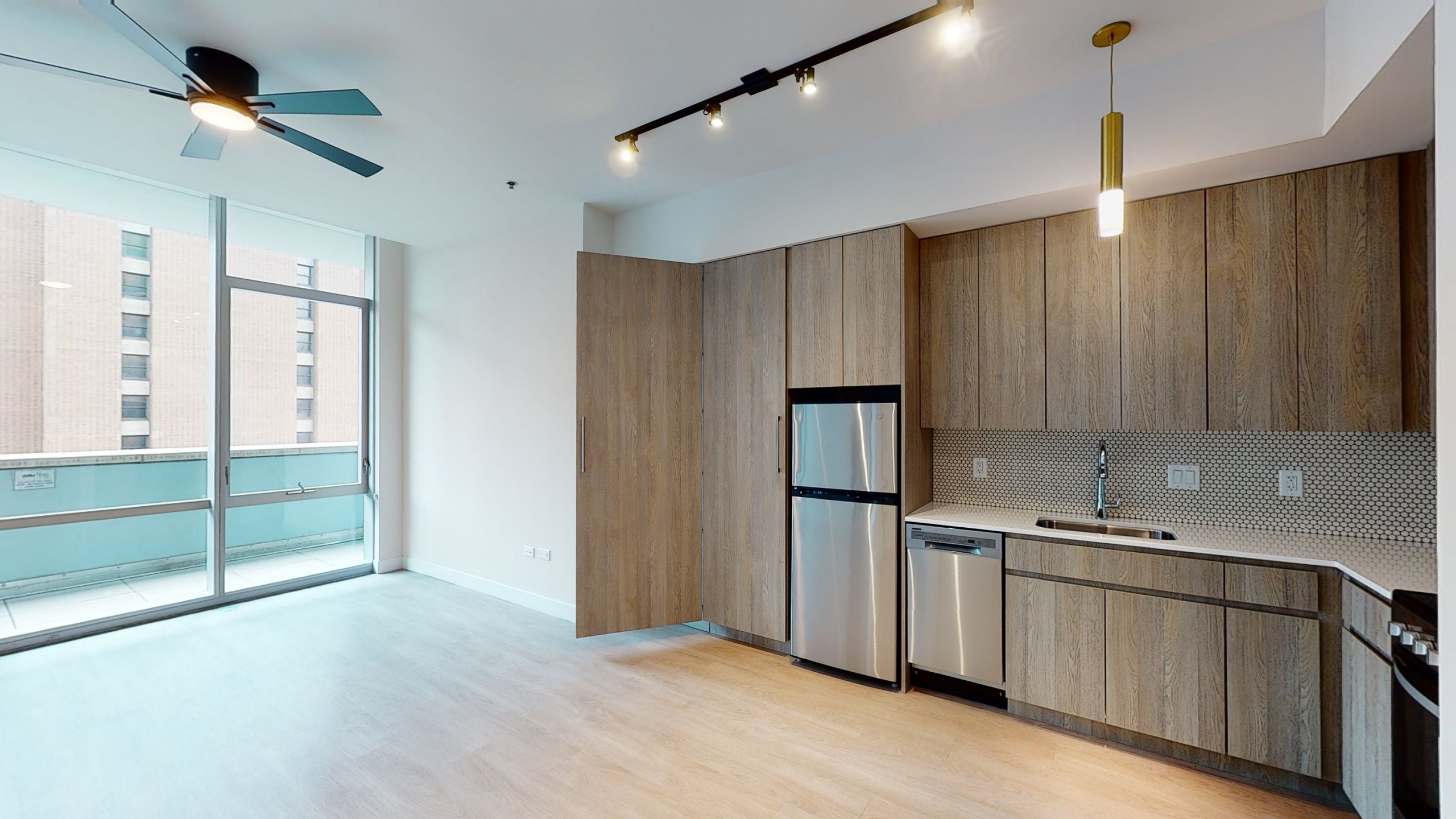 New Chicago Ave Apartments near River North | AMLI 808