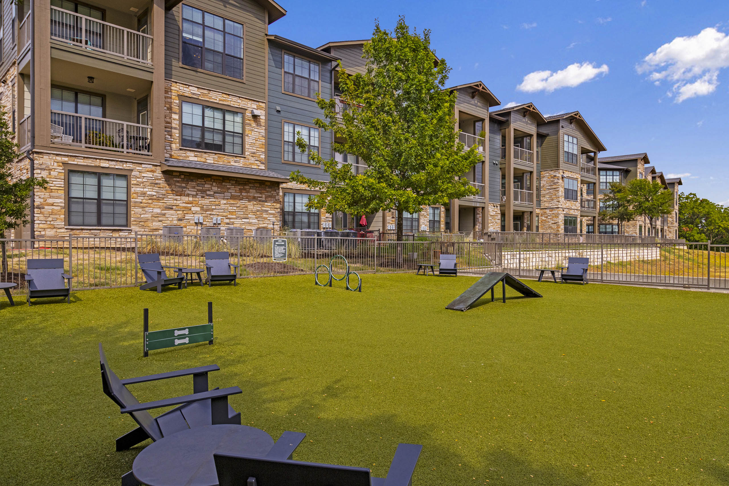 Southwest Austin Luxury Apartment Features | AMLI Covered Bridge