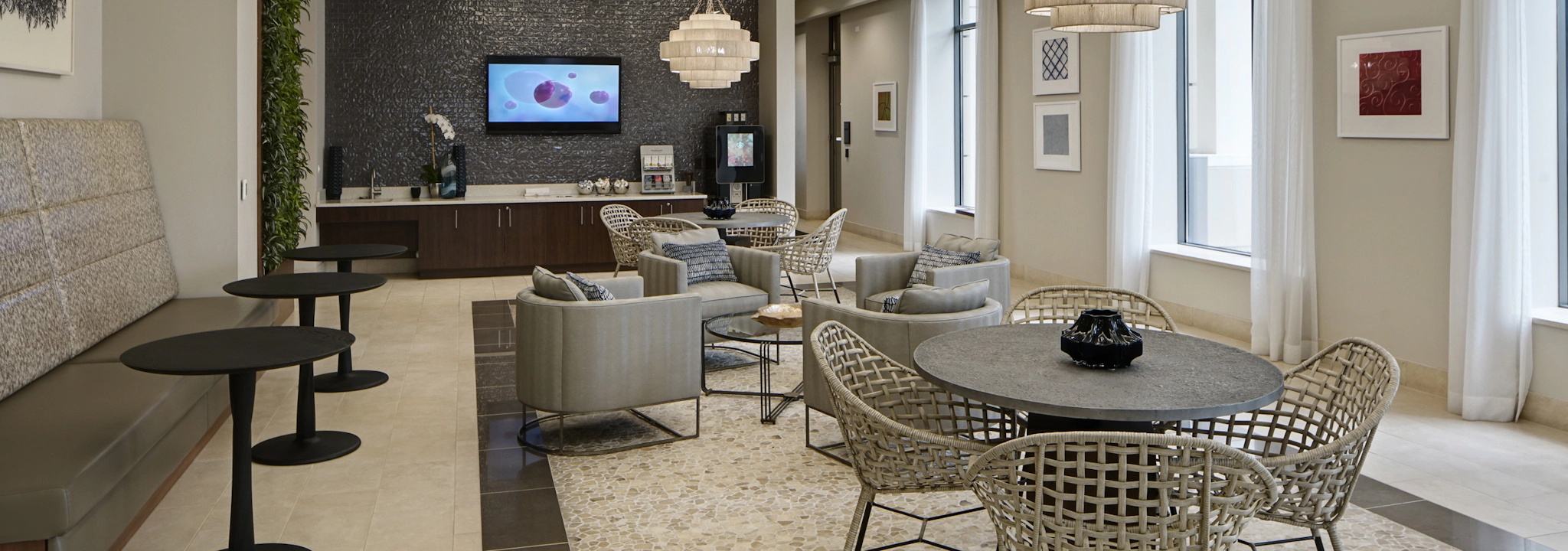 Luxury Chicago Apartments in River North | AMLI River North