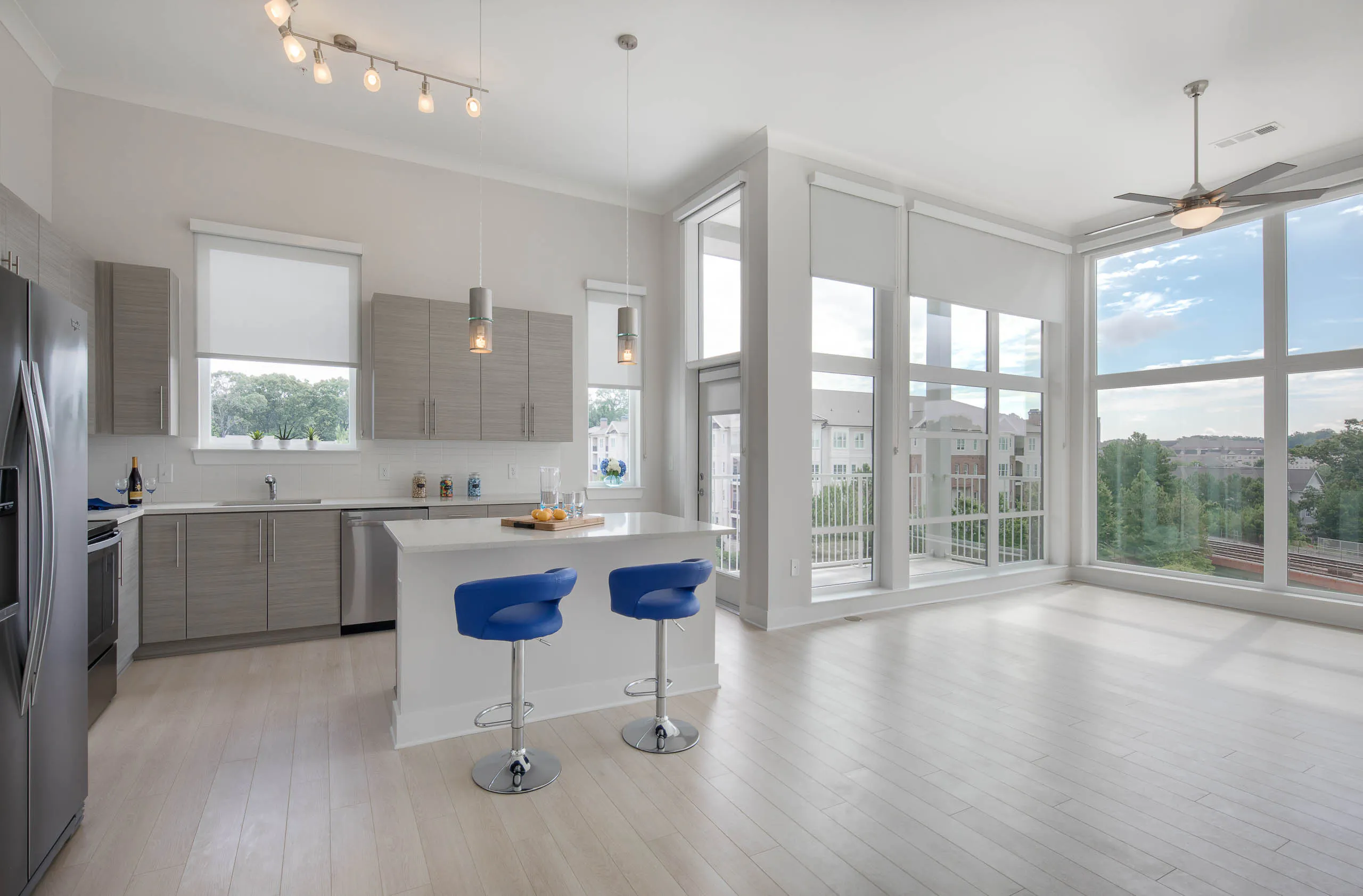 AMLI Buckhead kitchen interior - Atlanta, GA