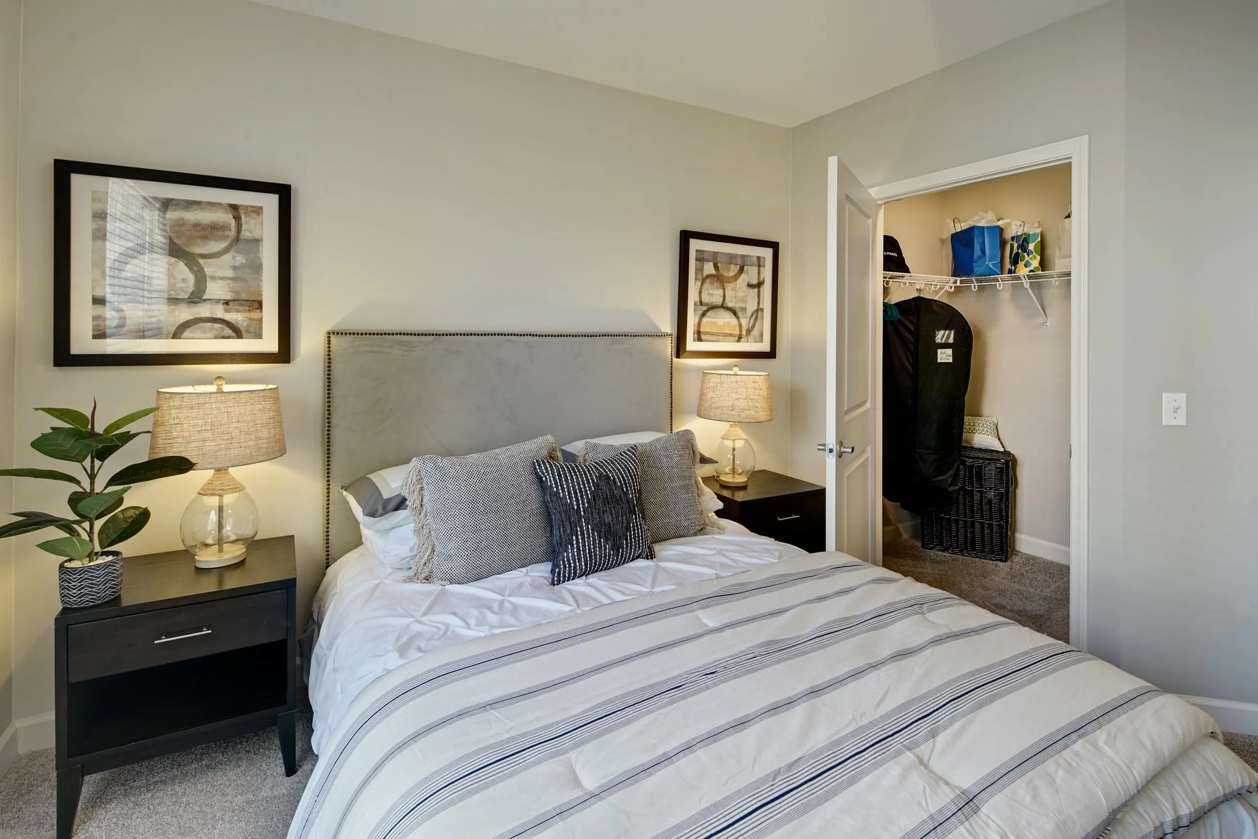 AMLI Evanston bedroom interior - Evanston, IL