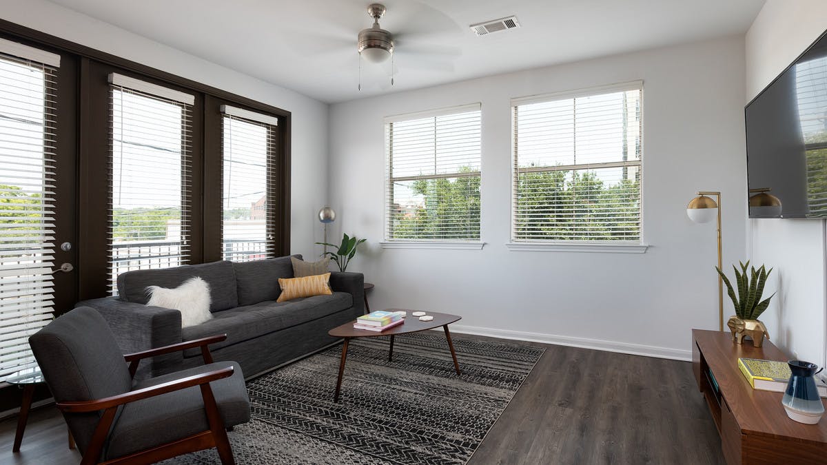 AMLI Apartment Lounge