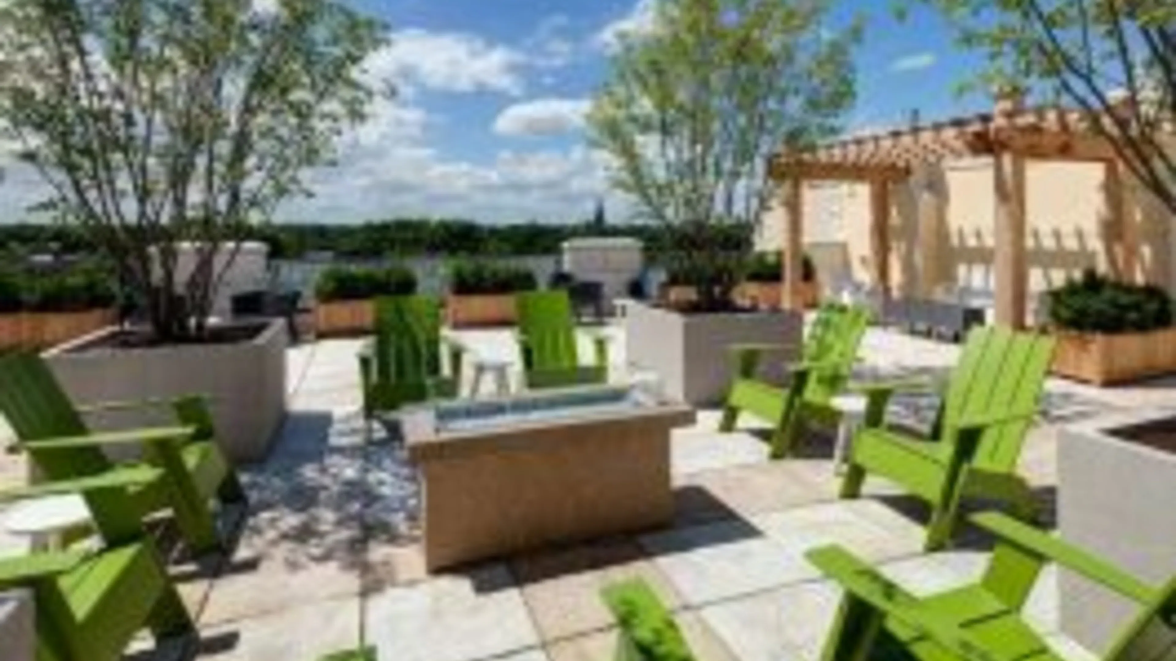 AMLI Evanston rooftop deck