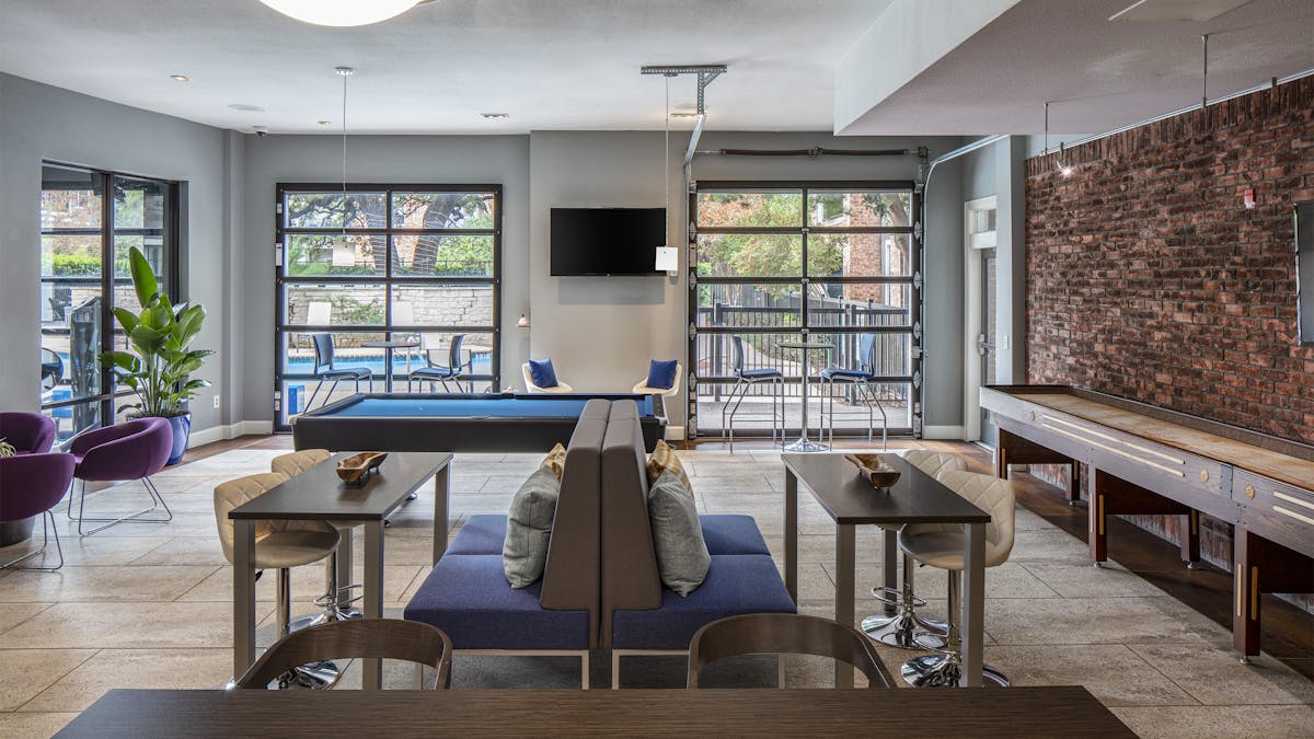 AMLI Apartment Lounge