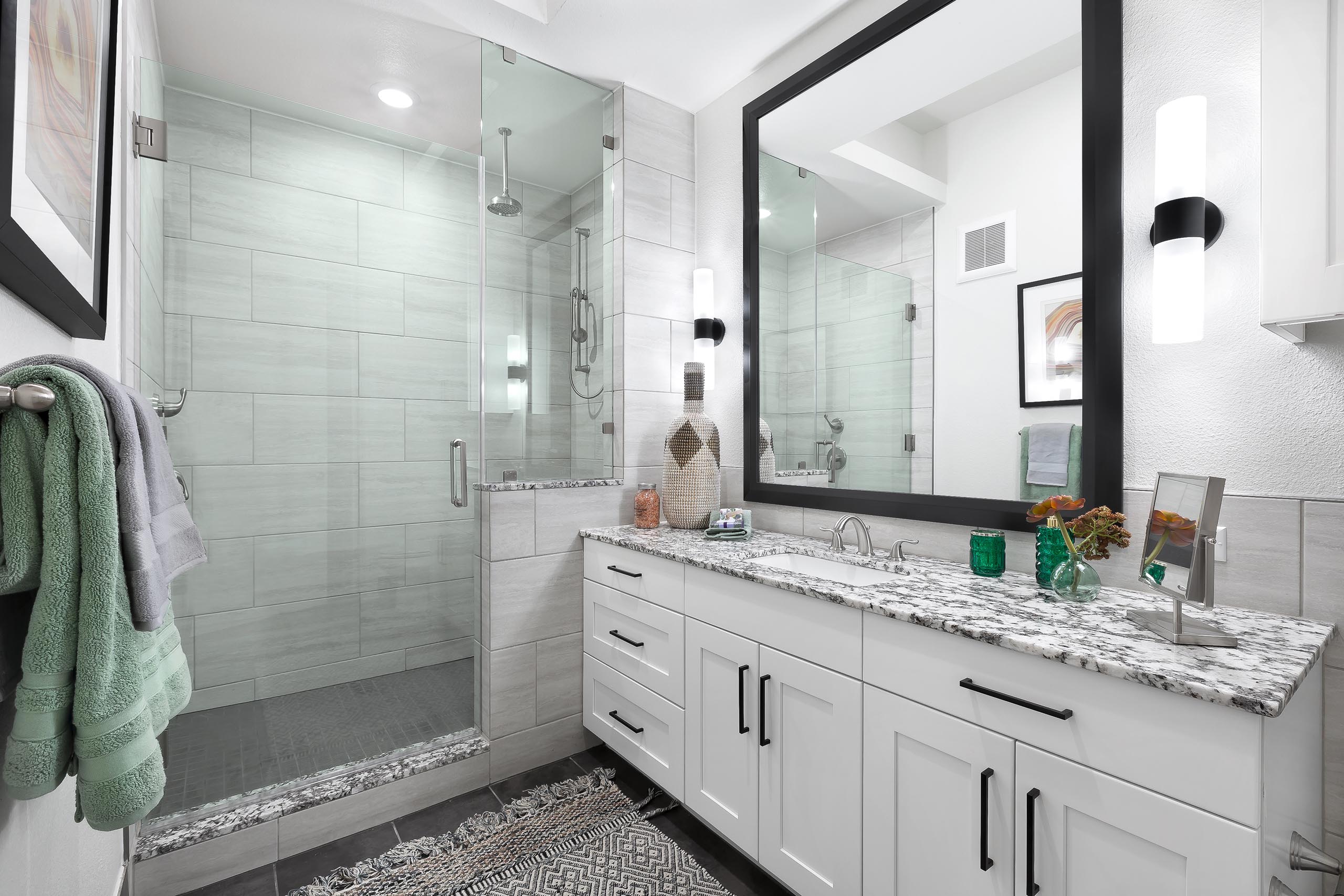 Apartments with Fenced Yards in Austin TX AMLI Lakeline