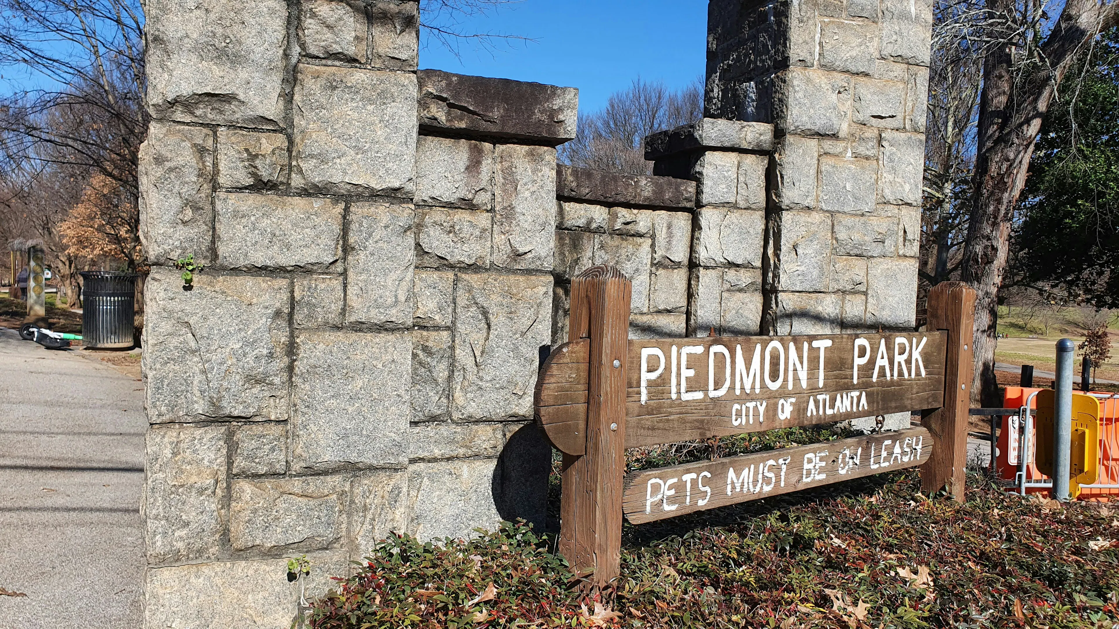 A sign welcoming guests to Piedmont Park in the City of Atlanta