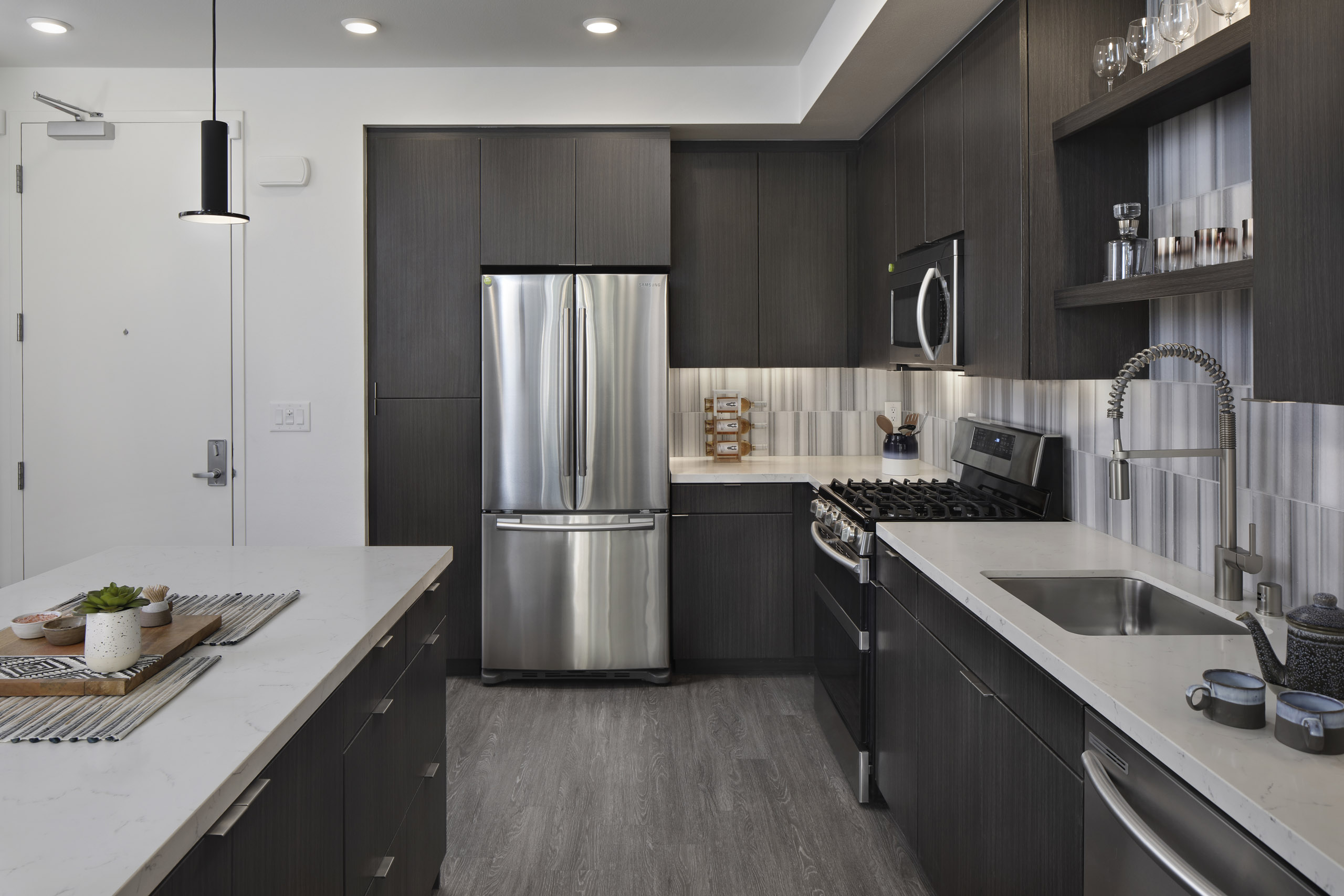 Downtown Long Beach Apartments | AMLI Park Broadway
