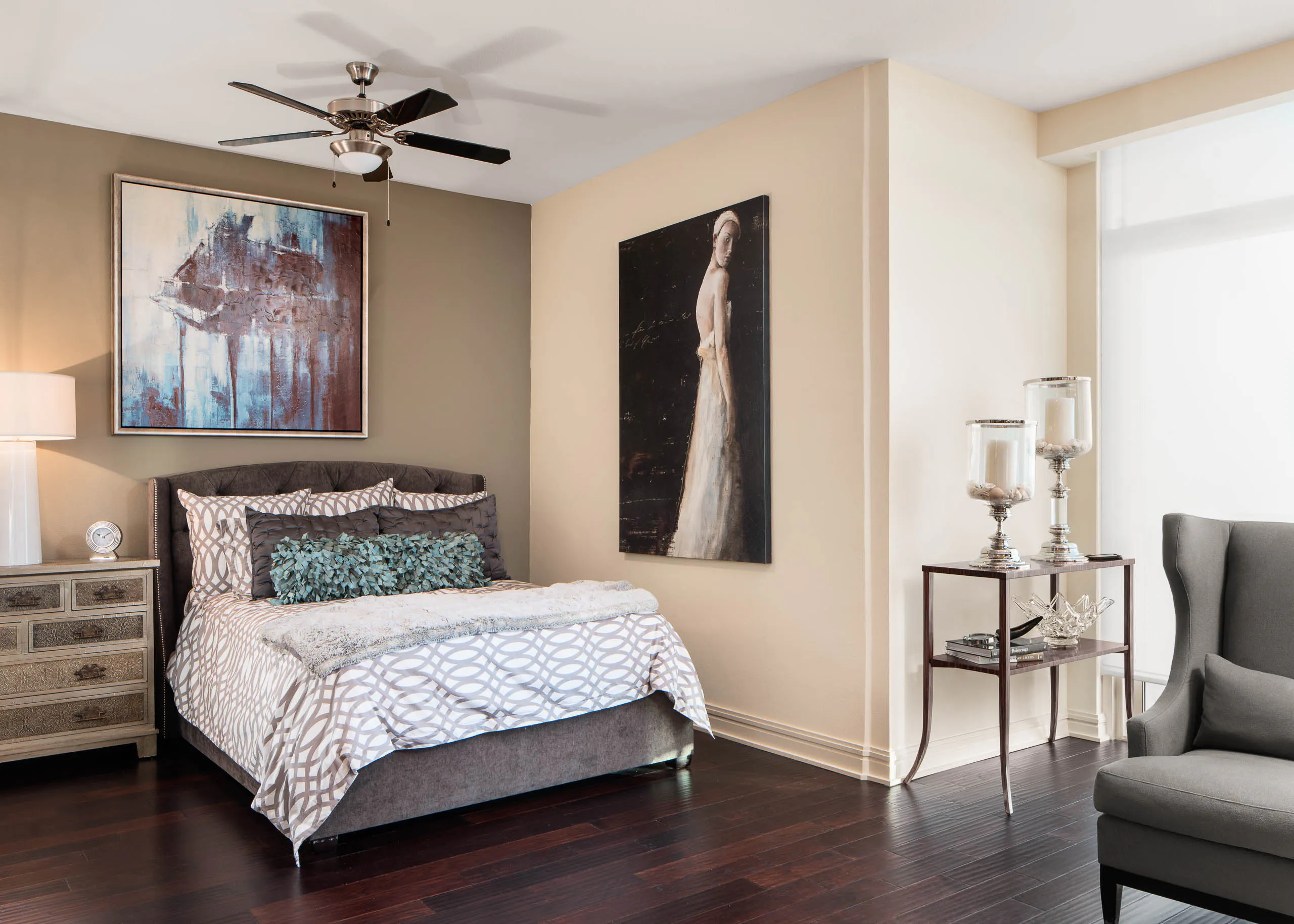 1 & 2 BR Design District Apartments | AMLI Design District
