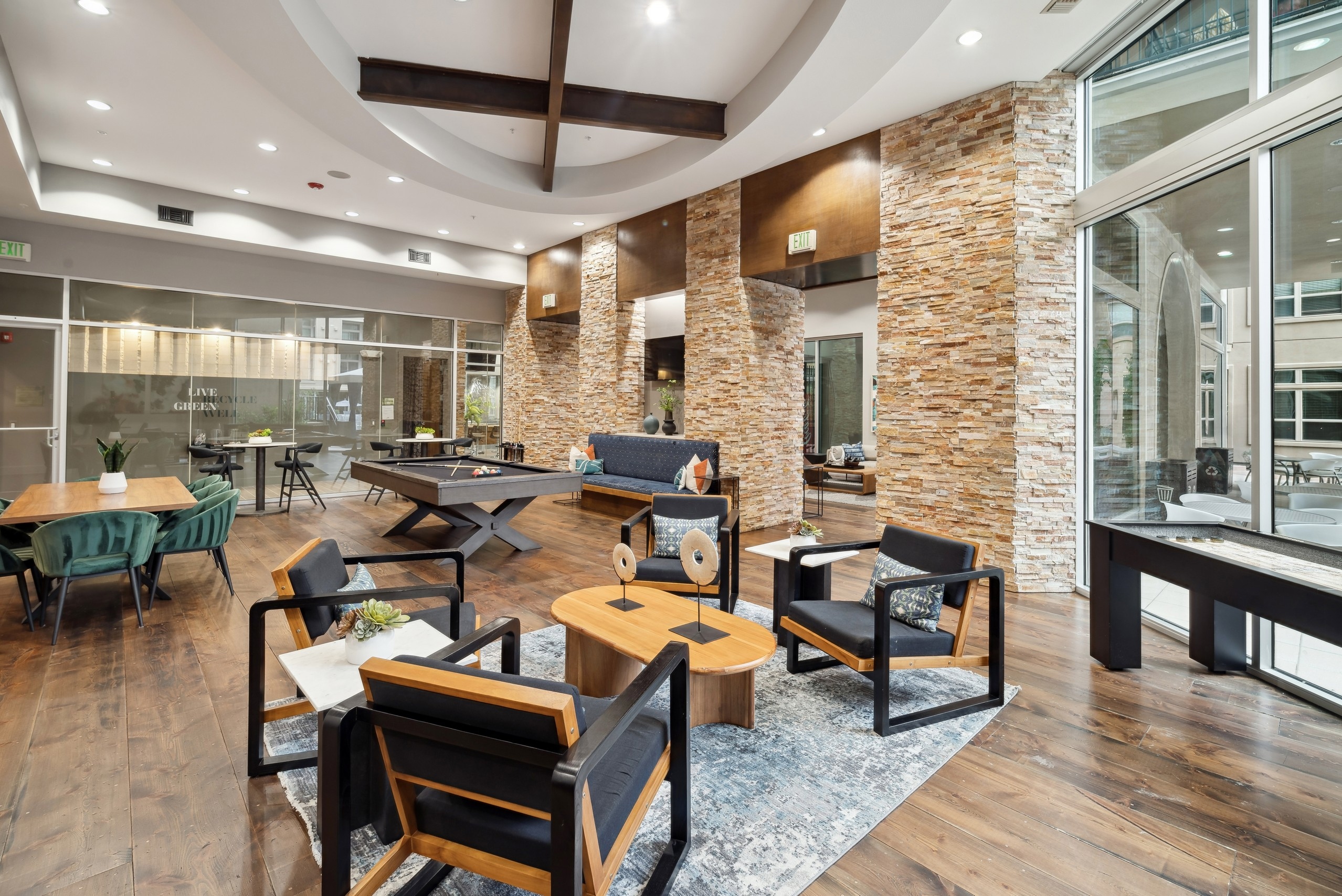 Lone Tree Luxury Apartment Amenities AMLI RidgeGate