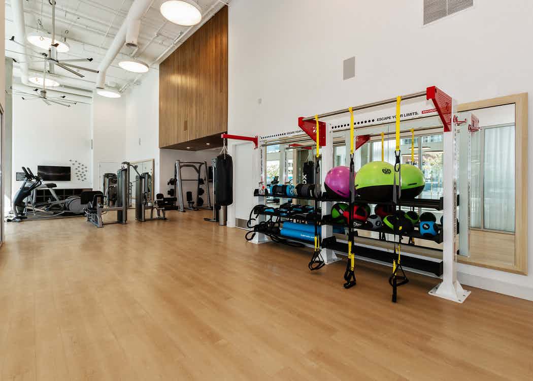 Luxury Apartments Long Beach Amenities AMLI Park Broadway