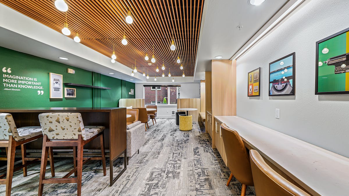 AMLI Apartment Lounge
