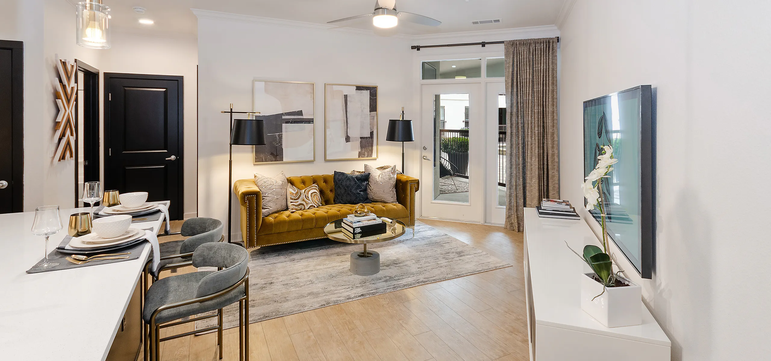 AMLI Quadrangle living room interior - Dallas, TX