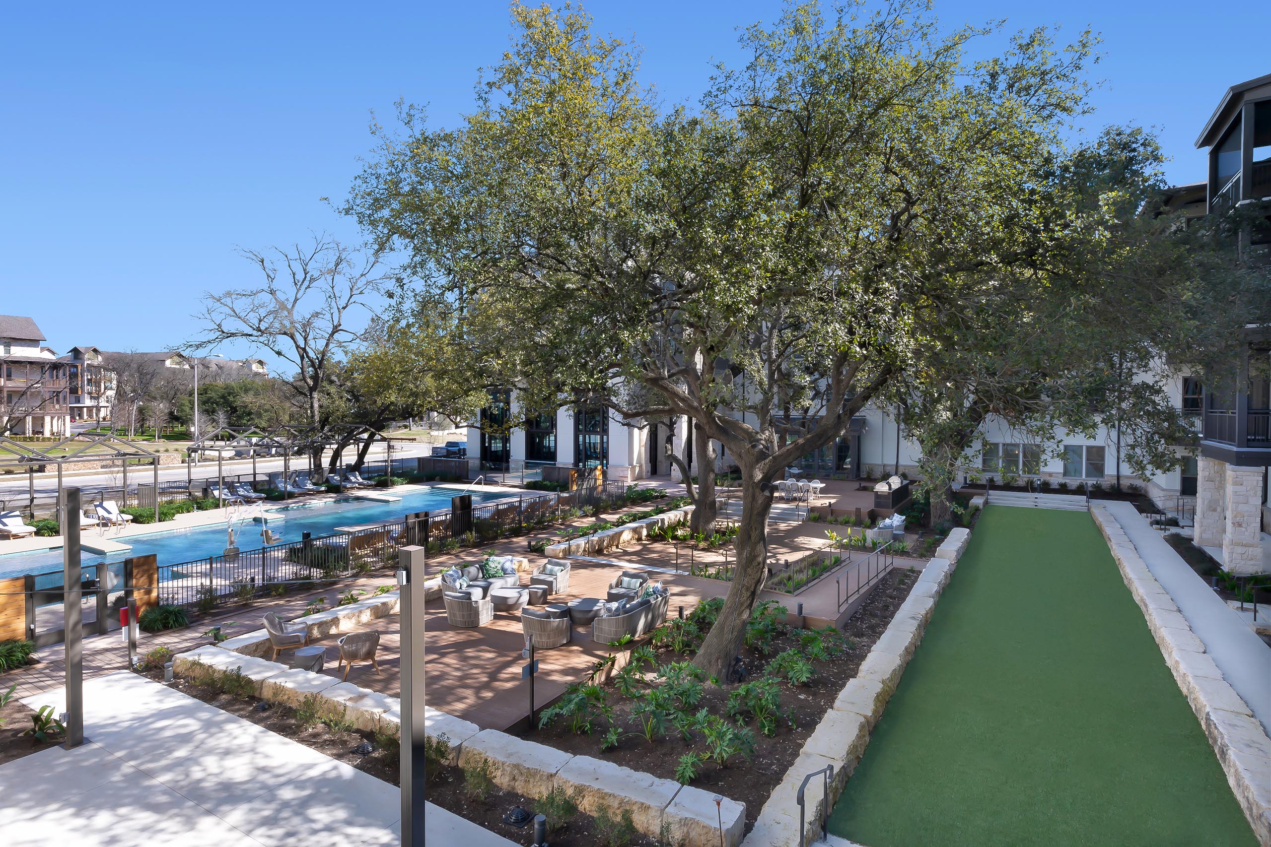 Apartments with Fenced Yards in Austin TX AMLI Lakeline