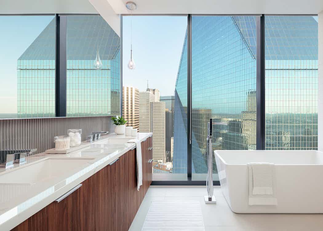 Luxury Apartments in Downtown Dallas AMLI Fountain Place