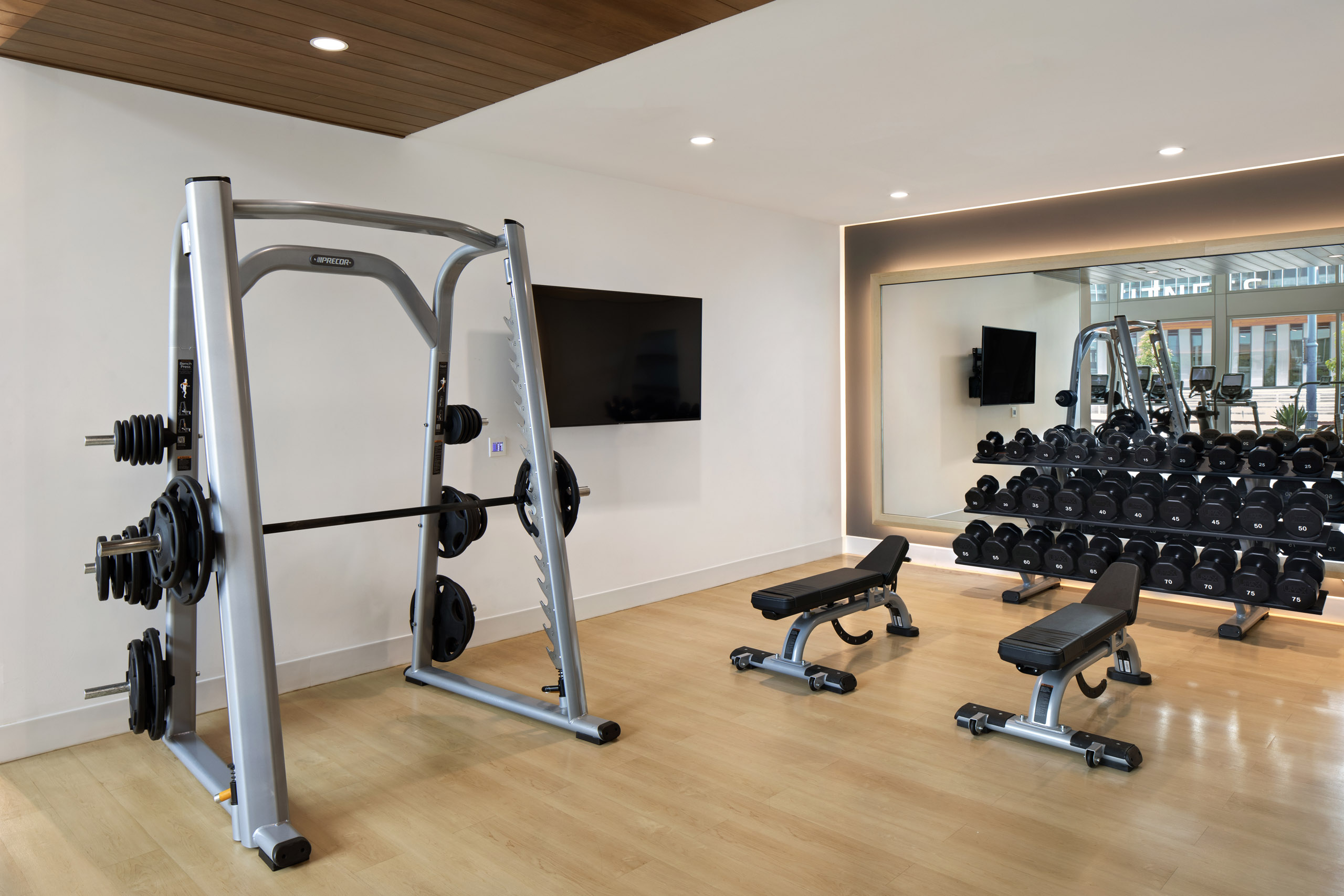 Downtown Long Beach Apartments | AMLI Park Broadway