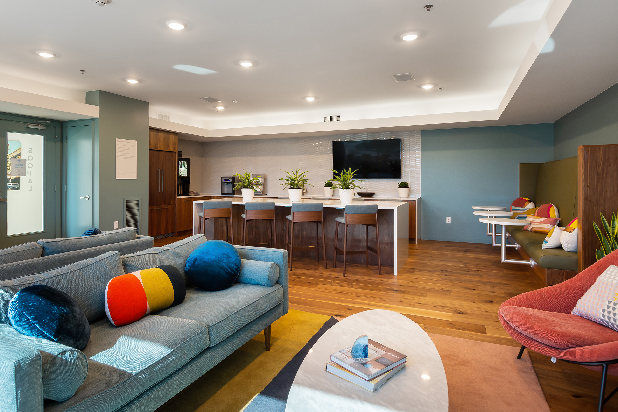 South Shore Apartments near East Riverside | AMLI South Shore