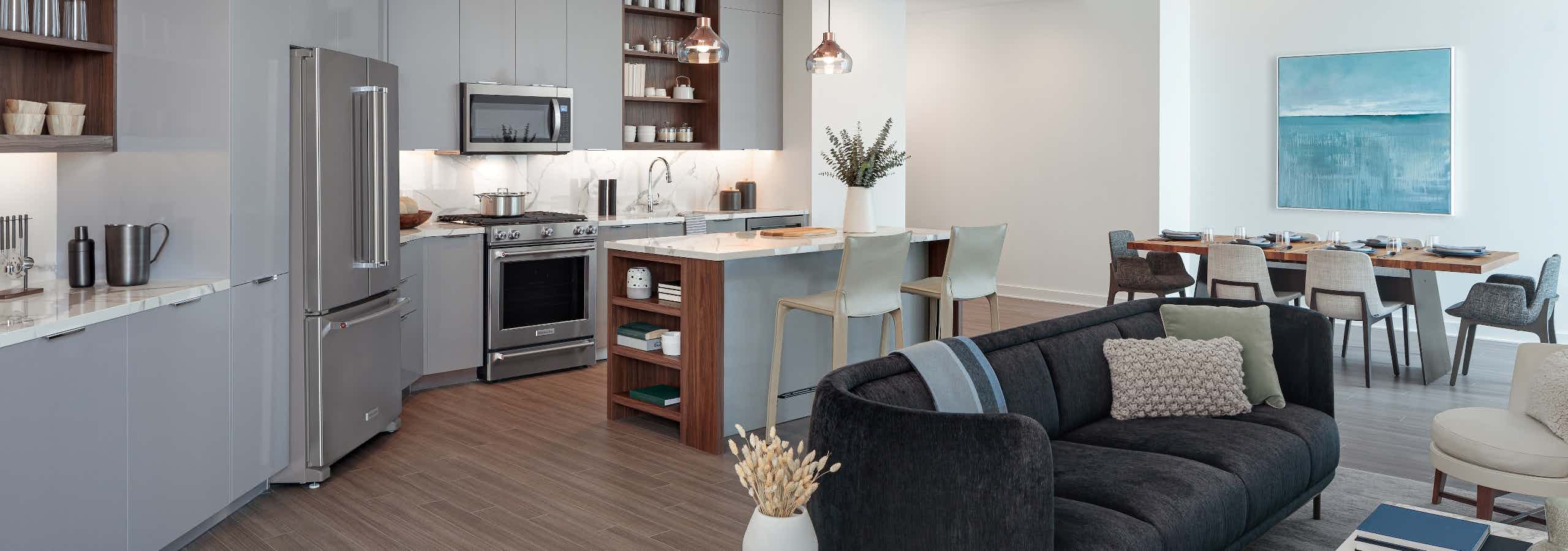 1, 2, & 3 BR Apartments in Downtown Dallas | AMLI Fountain Place