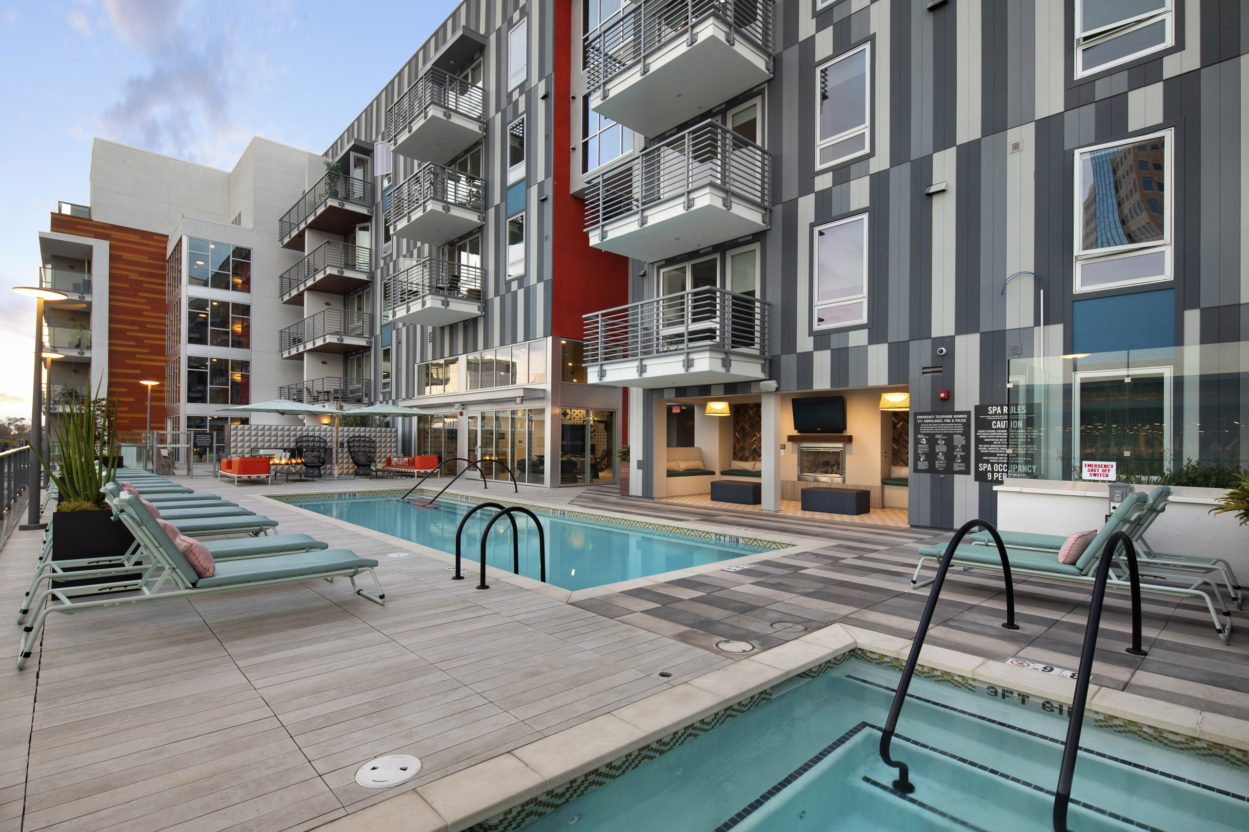 Luxury Apartments Long Beach Amenities AMLI Park Broadway