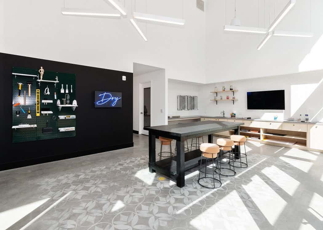 Luxury Apartments Long Beach Amenities AMLI Park Broadway