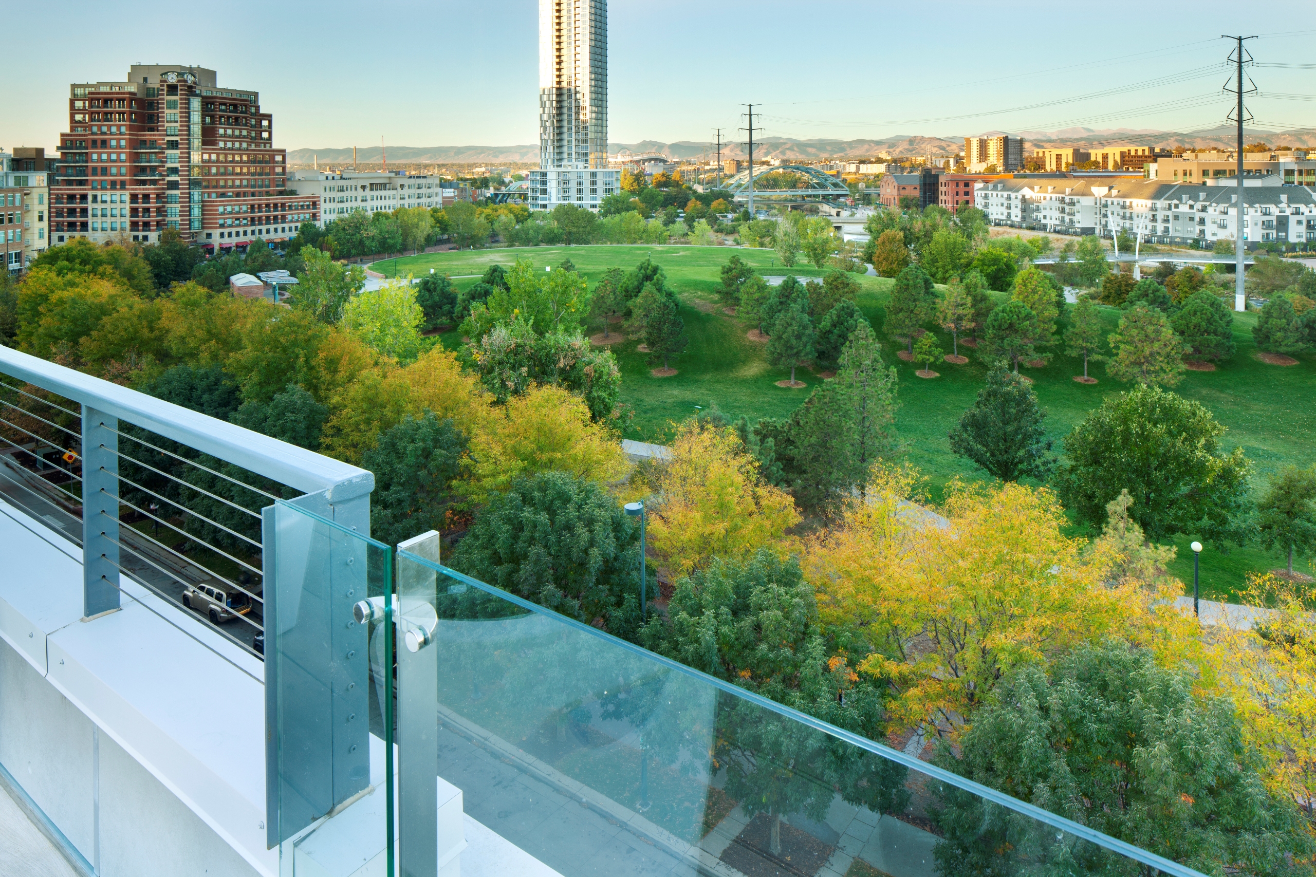 Luxury Apartments near Union Station AMLI Riverfront Green