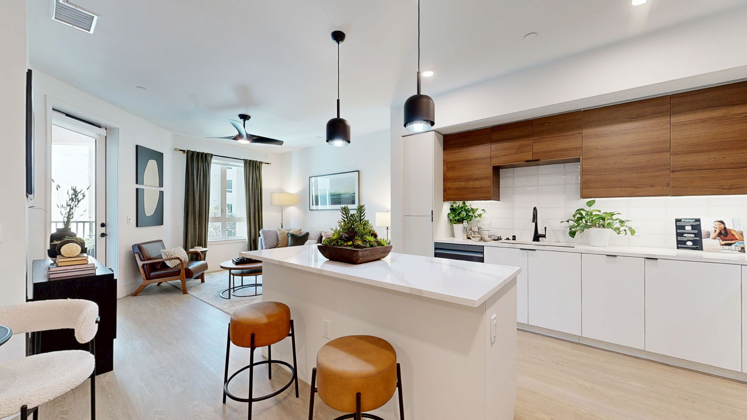 1 & 2 Bedroom Apartments with Home Office Space in San Diego
