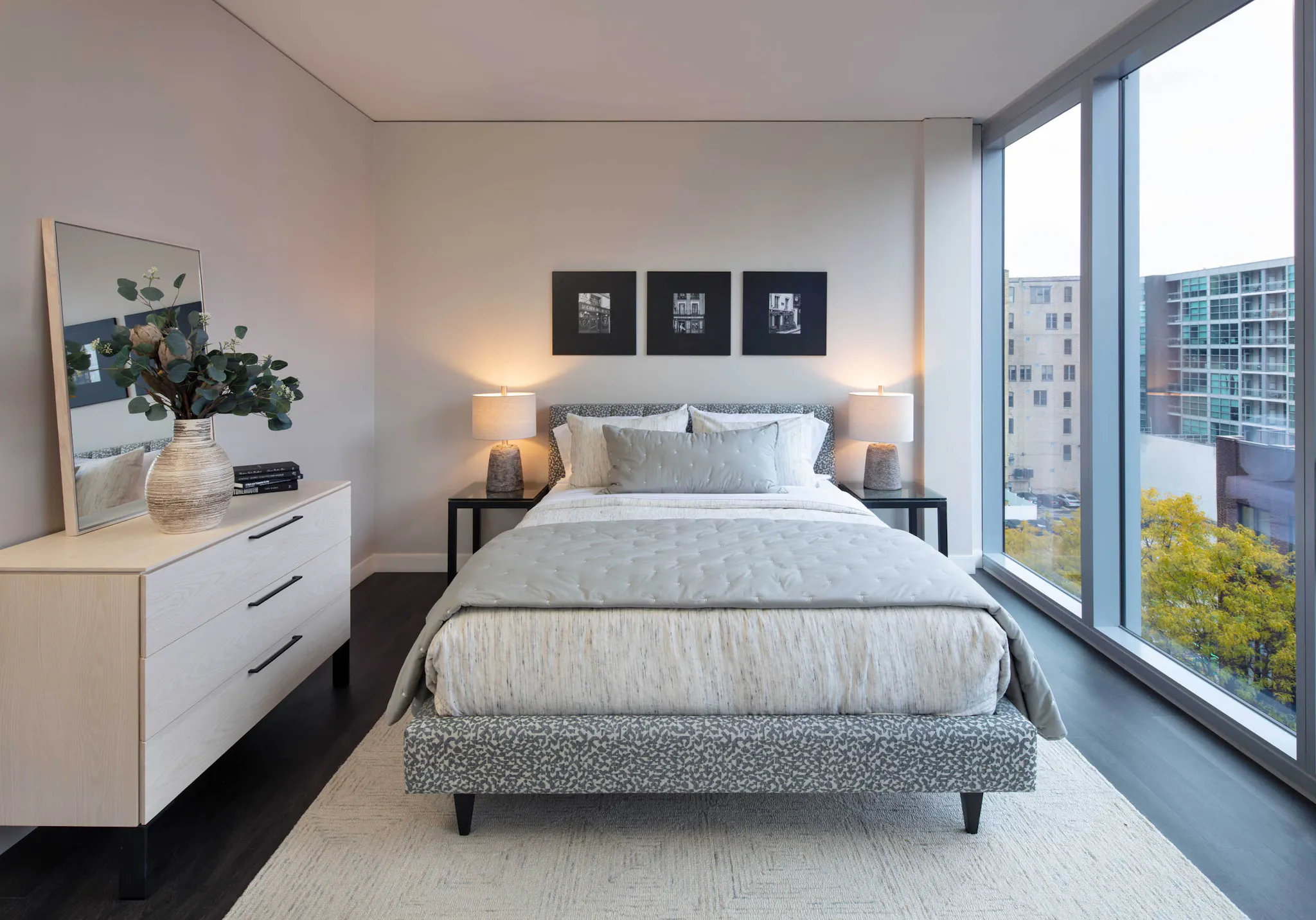 Studio & 1-2 Bedroom West Loop Apartments | AMLI West Loop