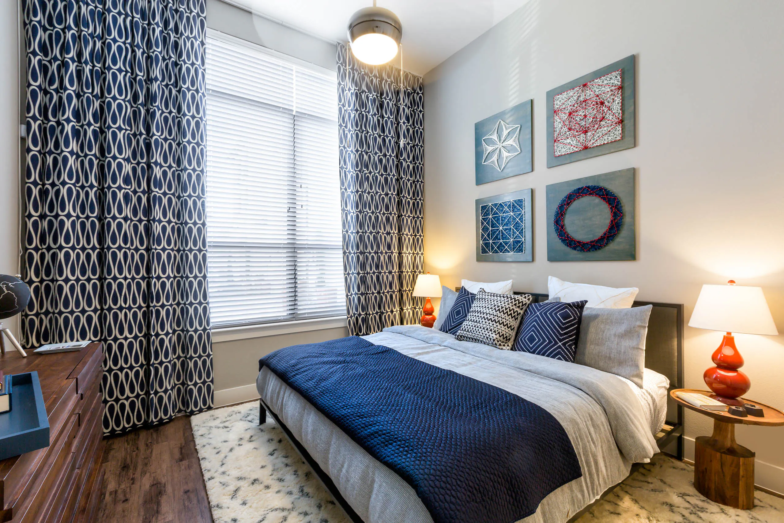 AMLI on Riverside bedroom interior - Irving, TX