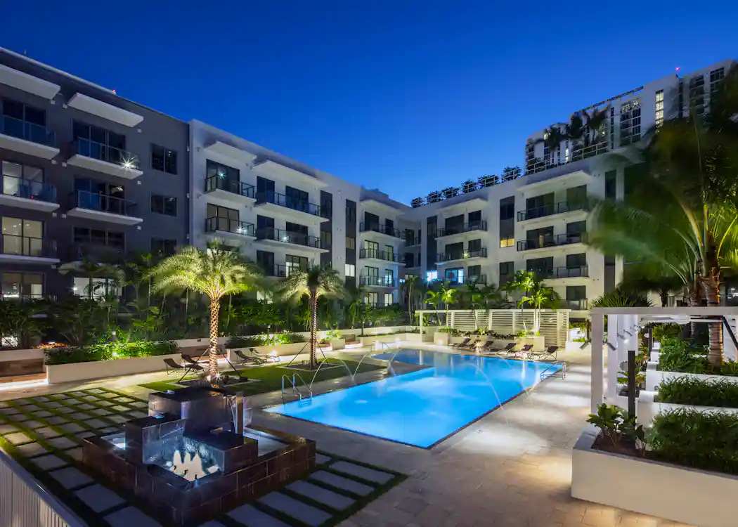 Stunning Private Home Cinema Apartments In Miami image