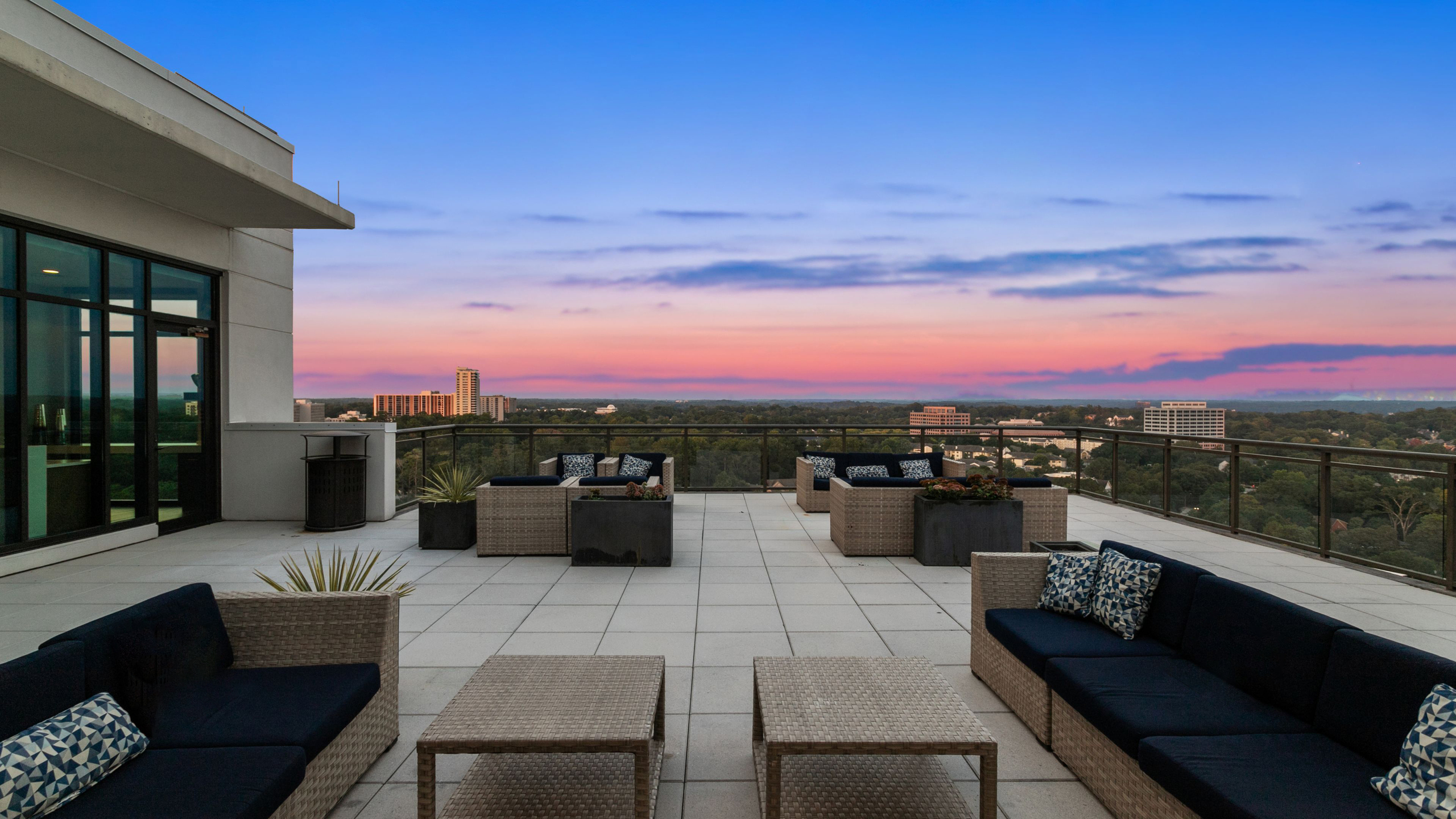 Buckhead Apartments with Rooftop Pool, Atlanta, GA | AMLI 3464