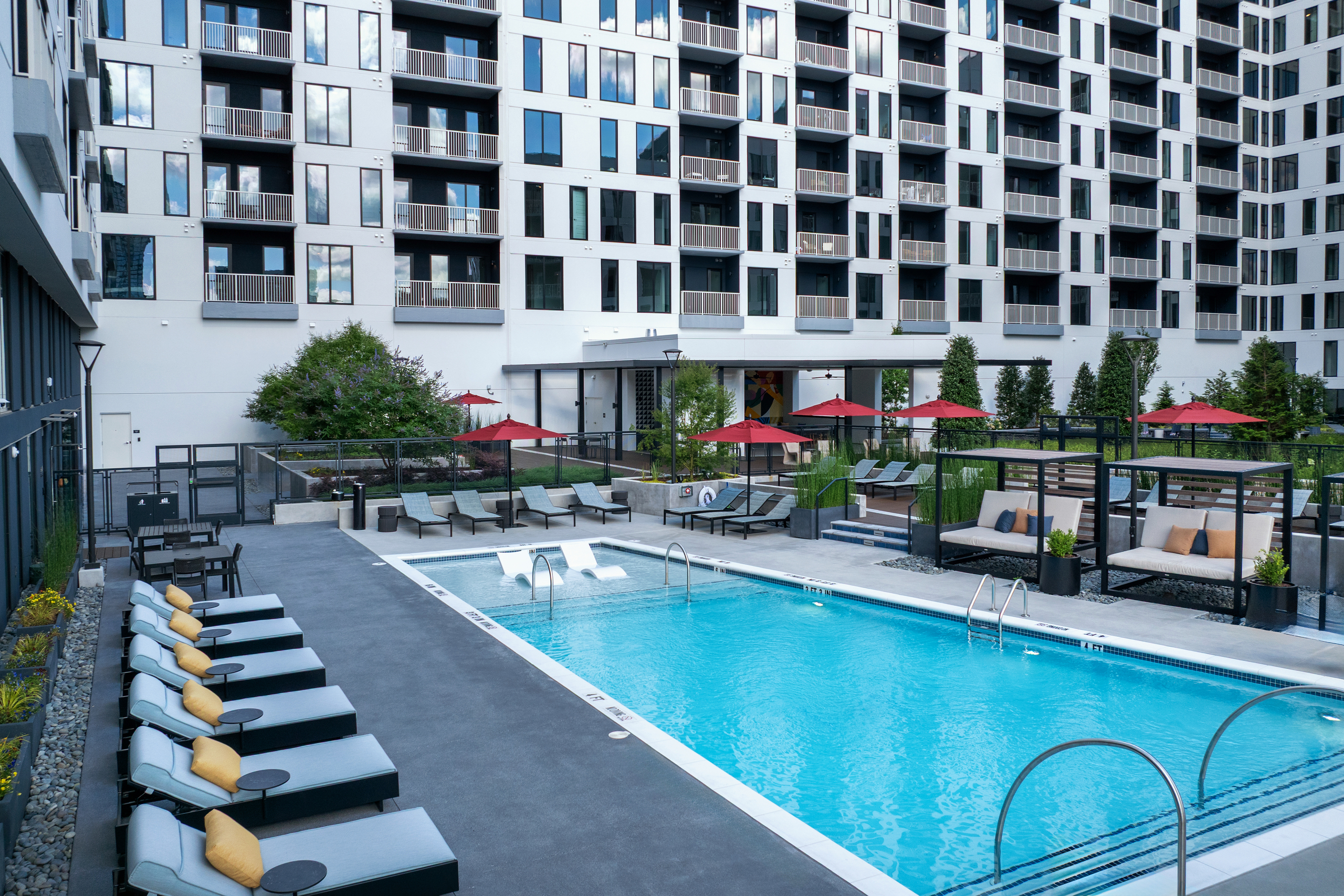 Swimming pool and greenspace courtyard at AMLI Atlantic Station