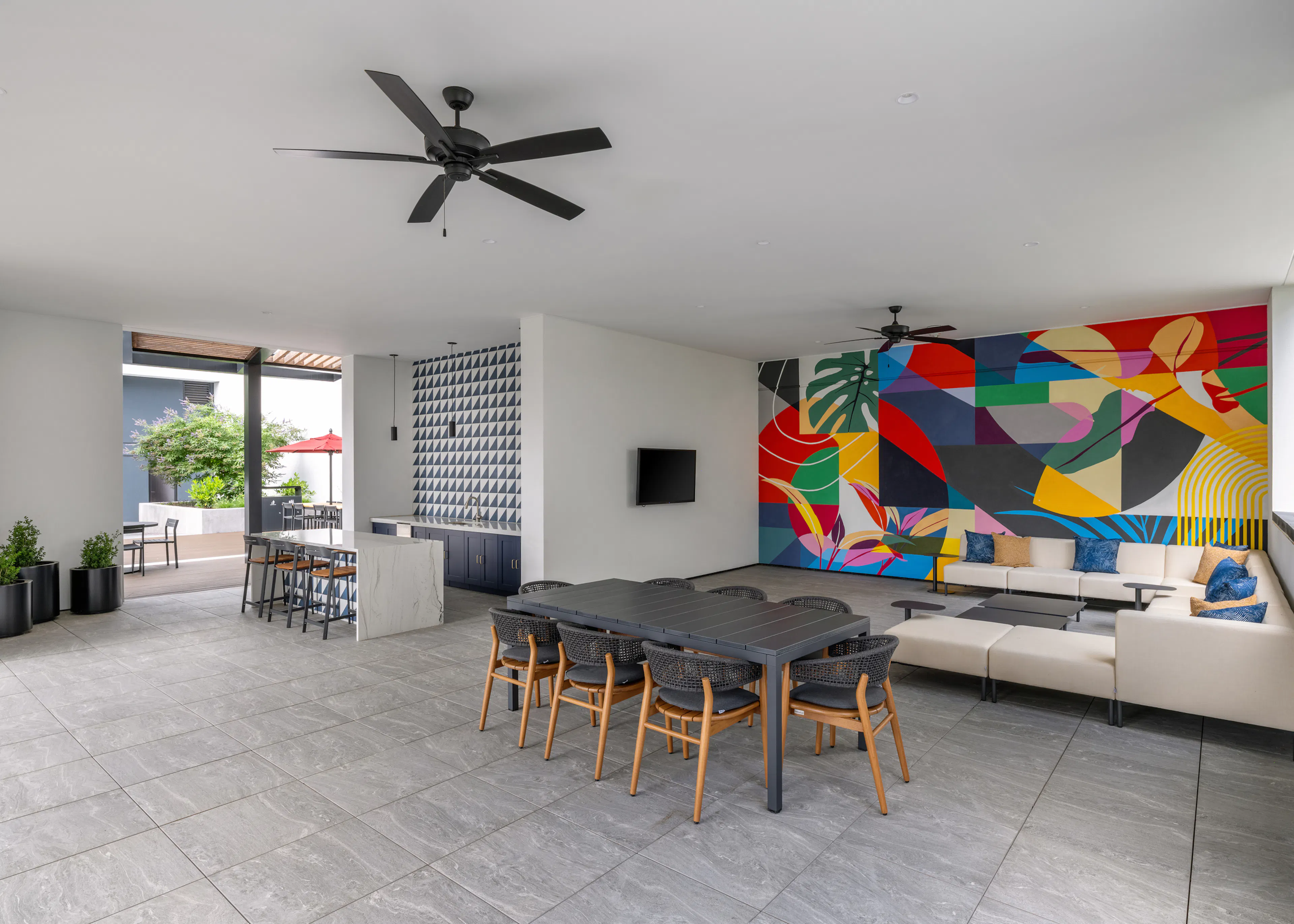 Outdoor kitchen and lounge area