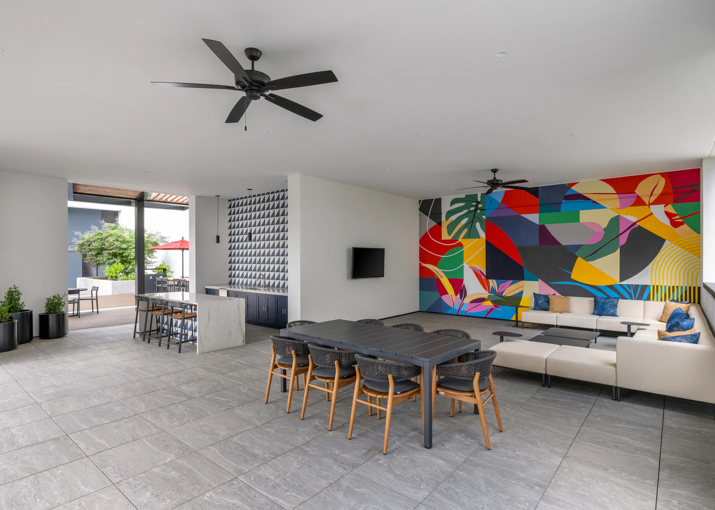 Outdoor kitchen and lounge area