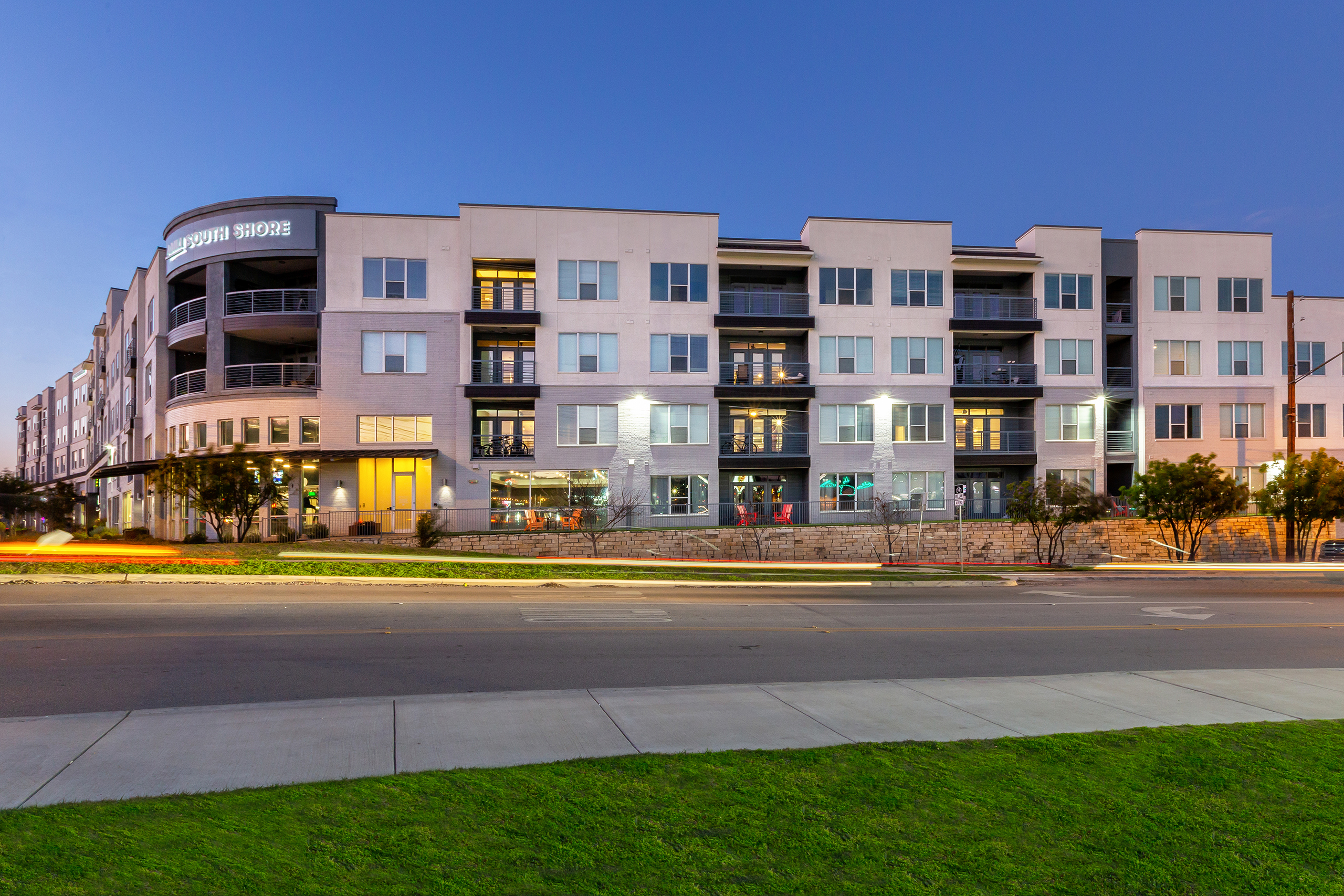 South Shore Apartments near East Riverside AMLI South Shore