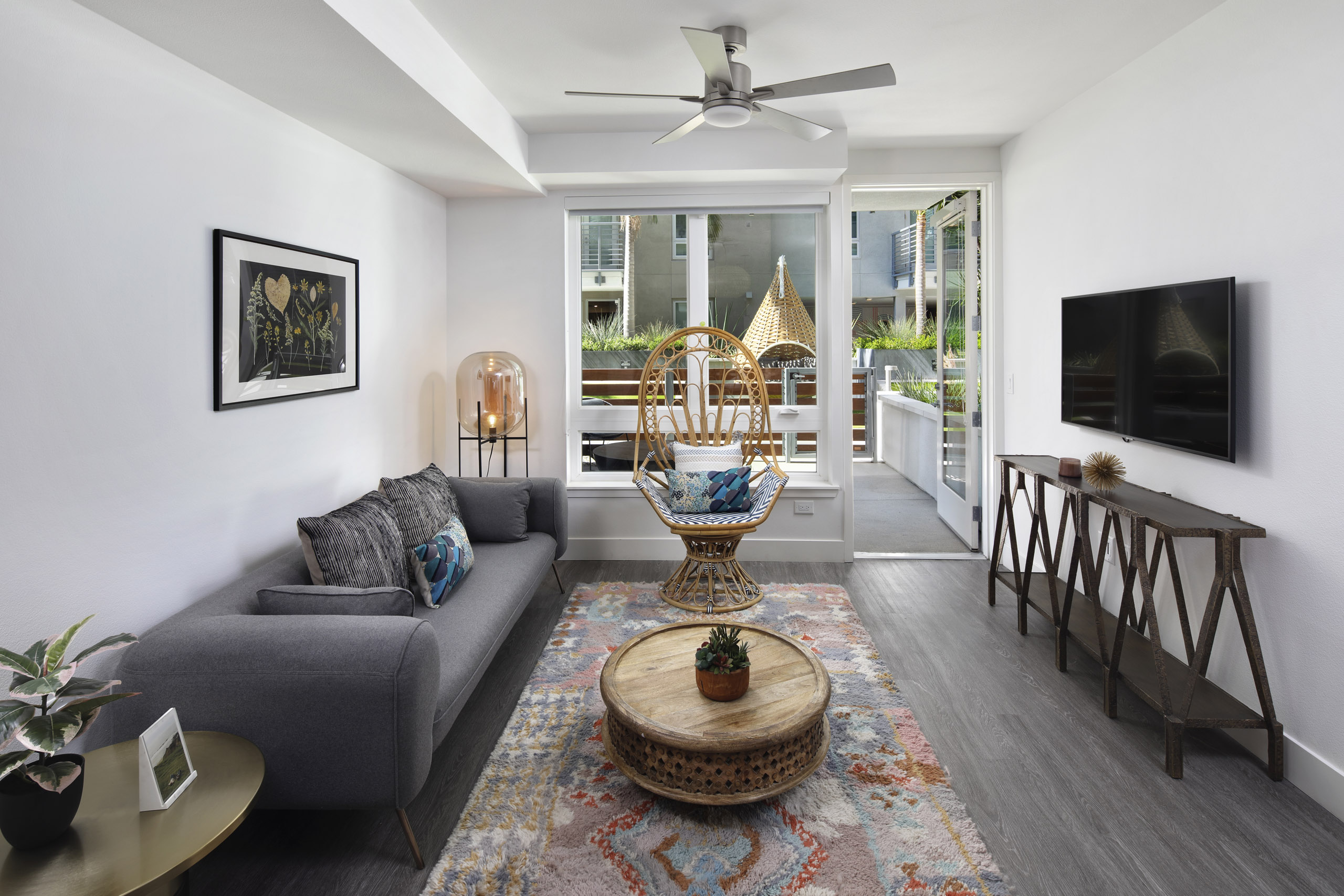 Luxury Apartments Long Beach Amenities AMLI Park Broadway