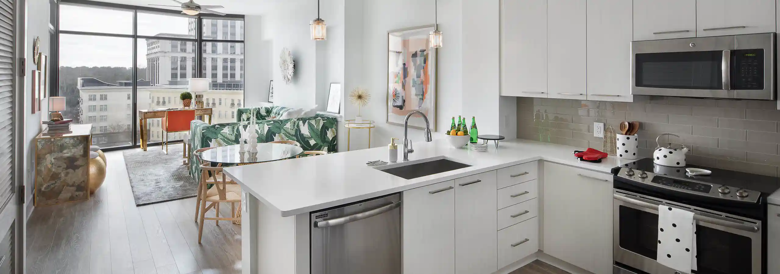 High Rise Buckhead Apartments | AMLI 3464