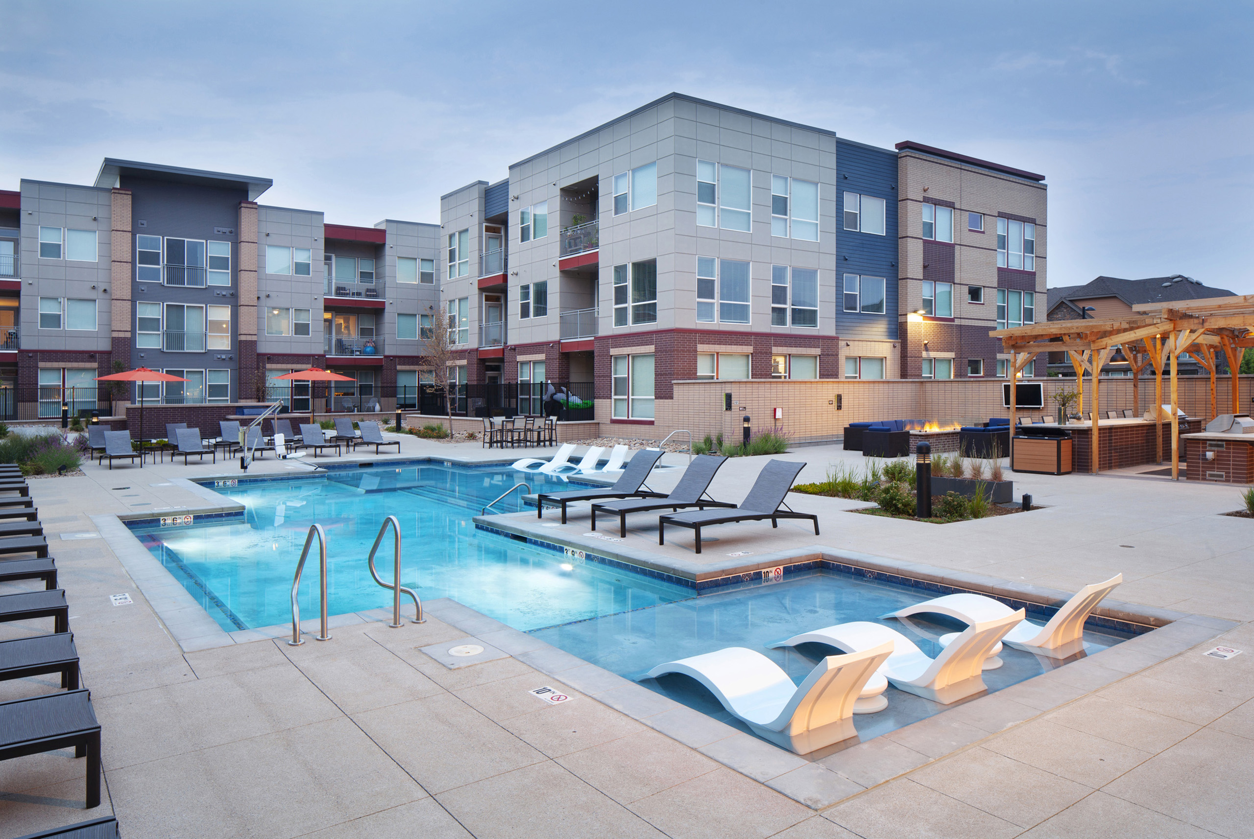 Littleton Luxury Apartment Amenities AMLI Littleton Village