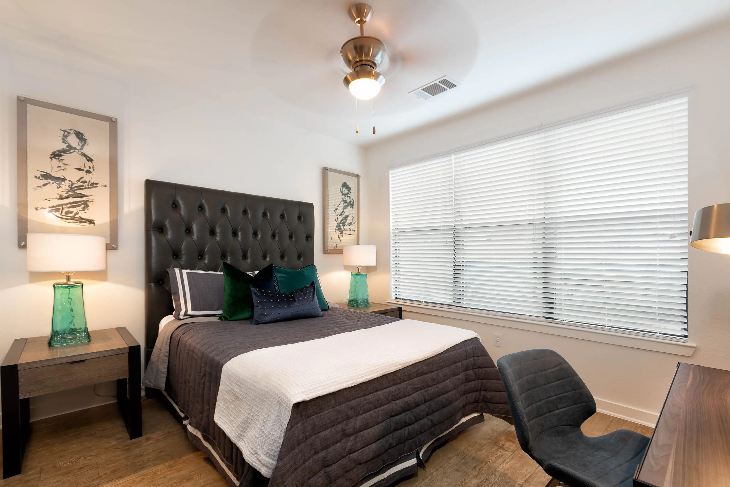AMLI Quadrangle bedroom interior - Dallas, TX