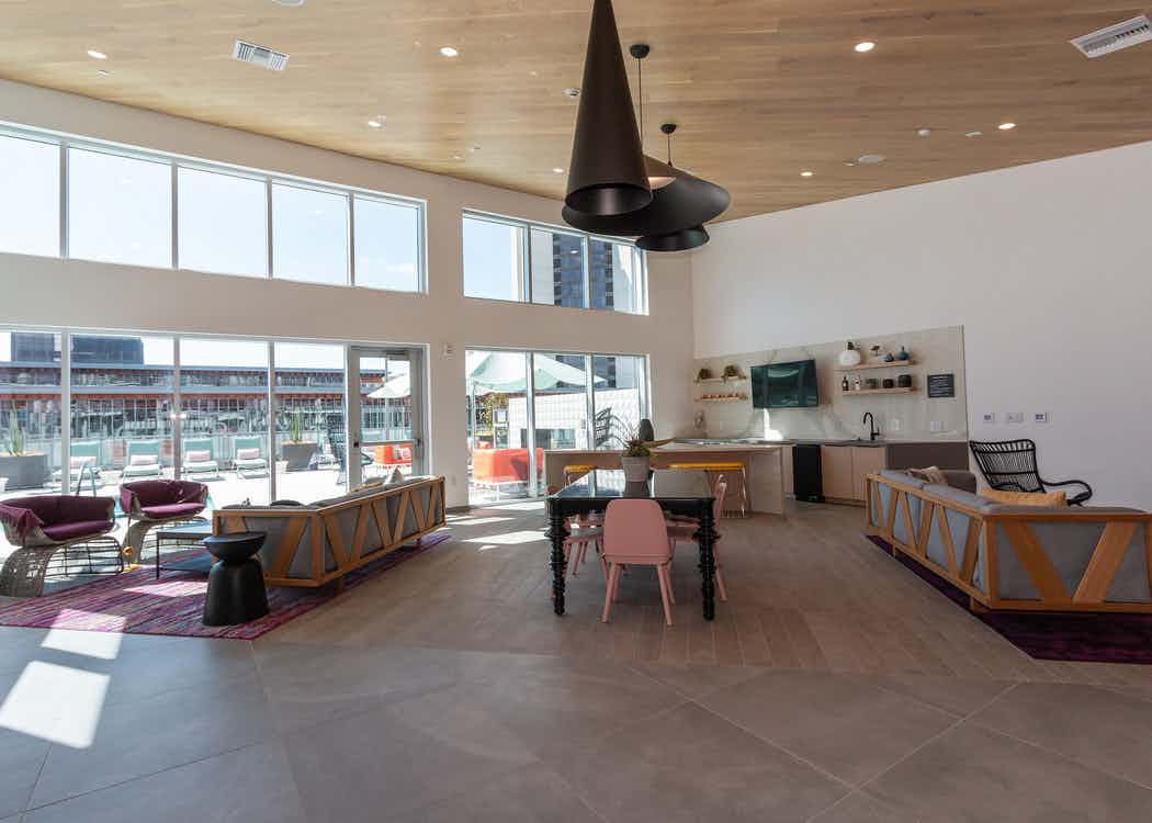 Luxury Apartments Long Beach Amenities AMLI Park Broadway