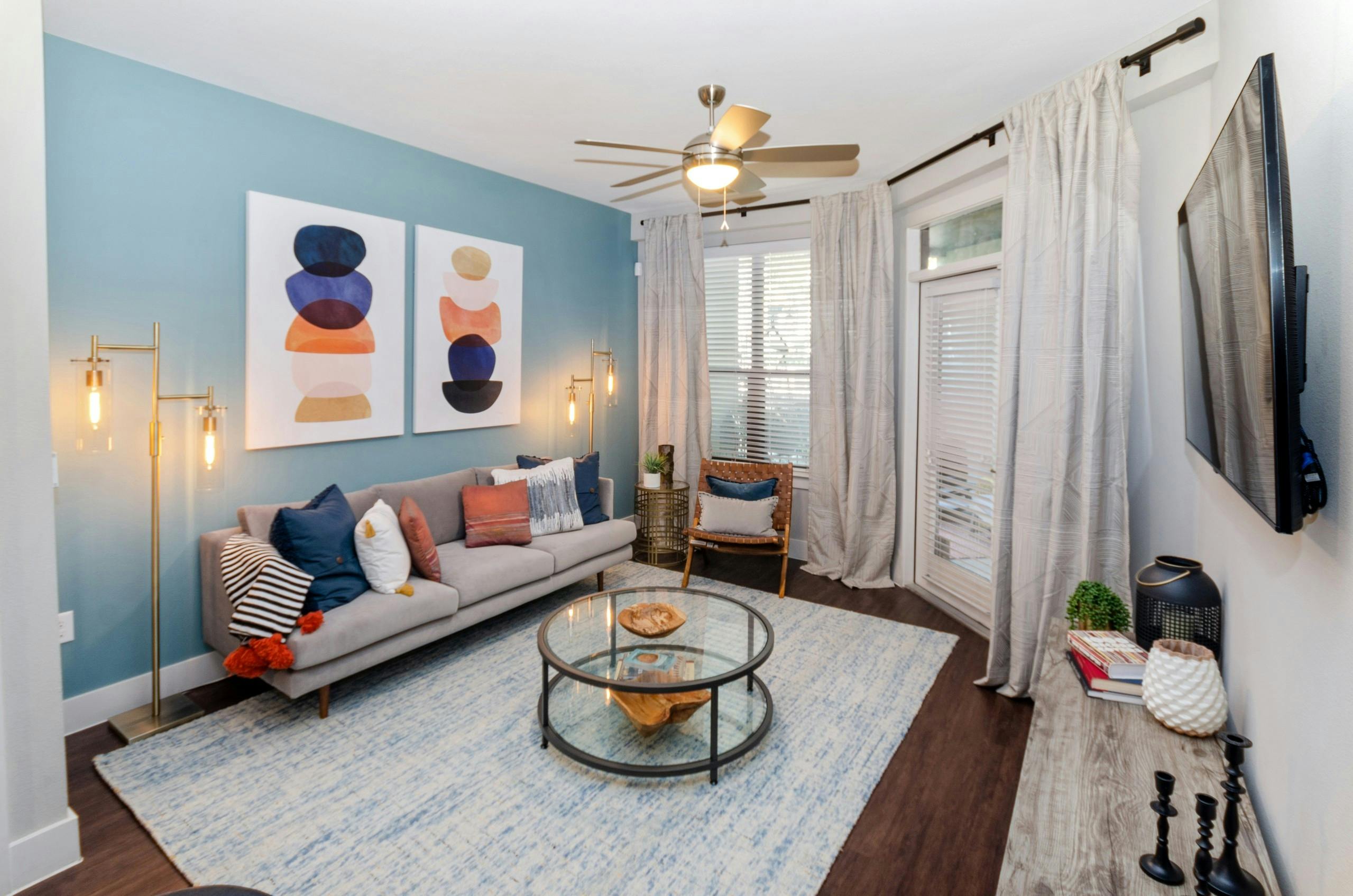 12 BR Apartments in Frisco, TX AMLI at the Ballpark