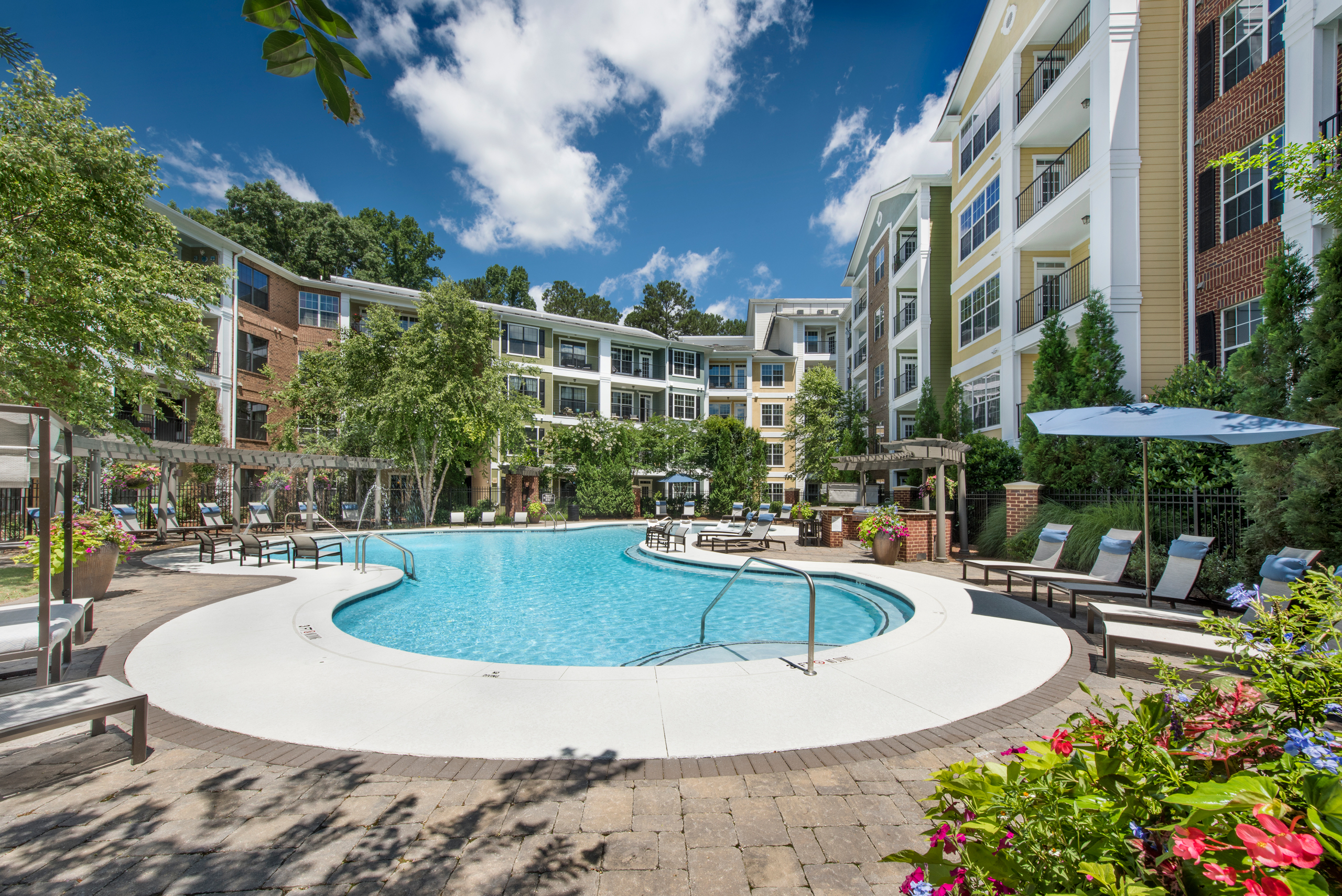 Luxury North Point Apartments AMLI North Point