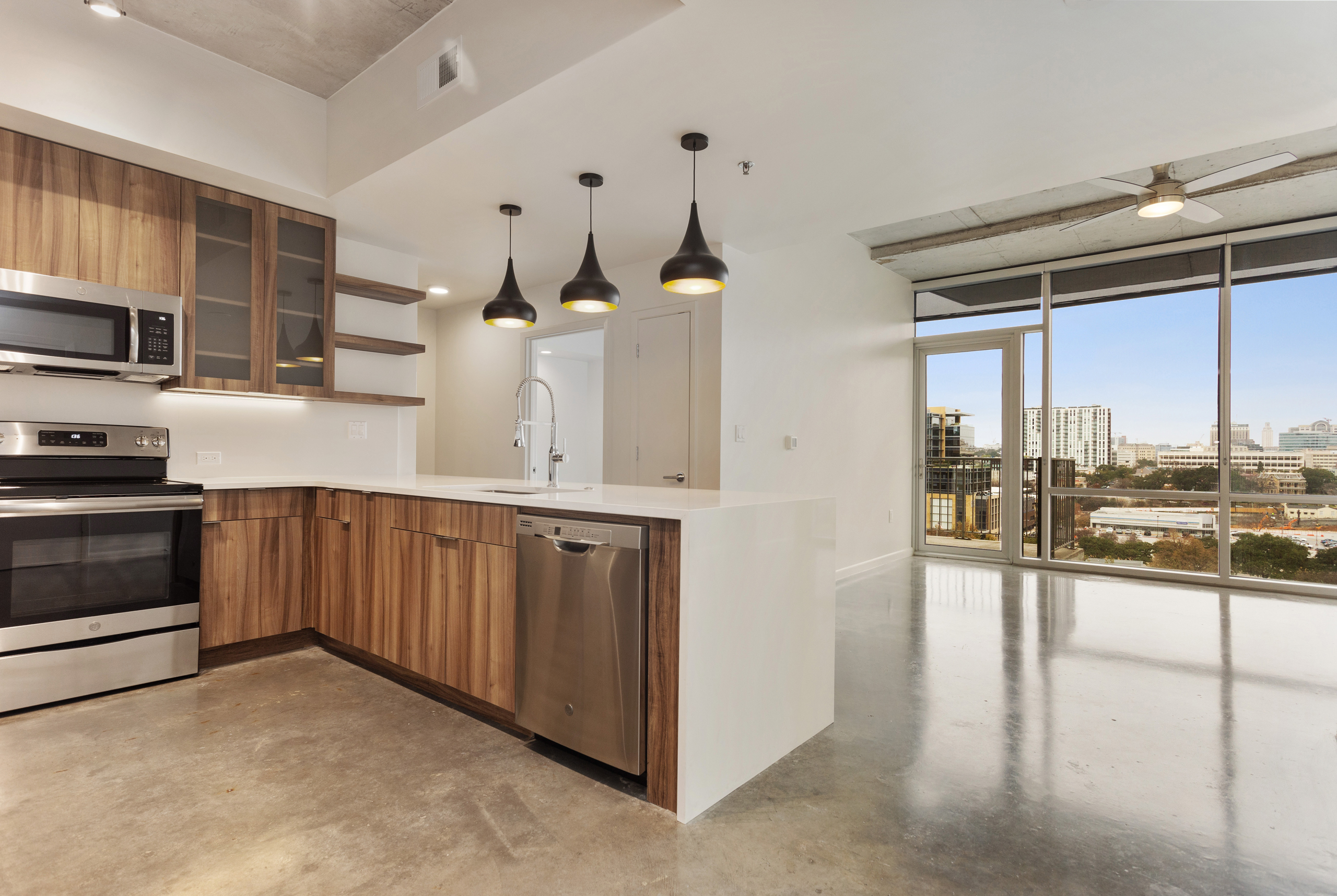 Downtown Austin High-rise Apartments | AMLI On 2ND