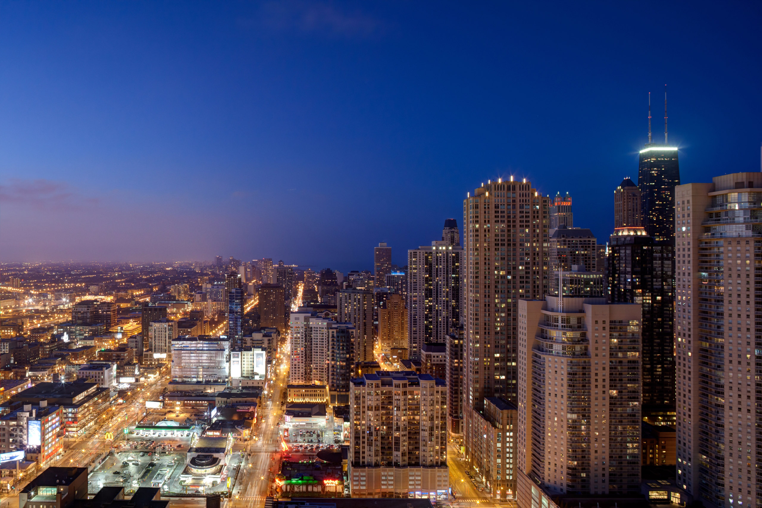 Apartments in River North, Chicago AMLI Residential