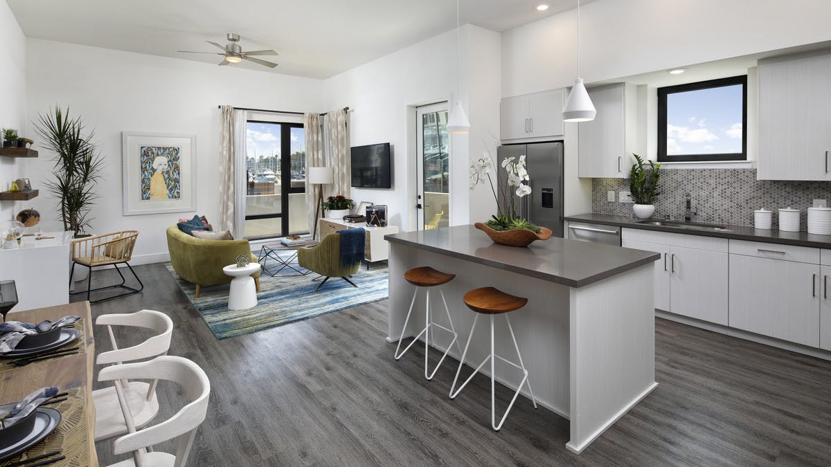 AMLI Apartment Lounge