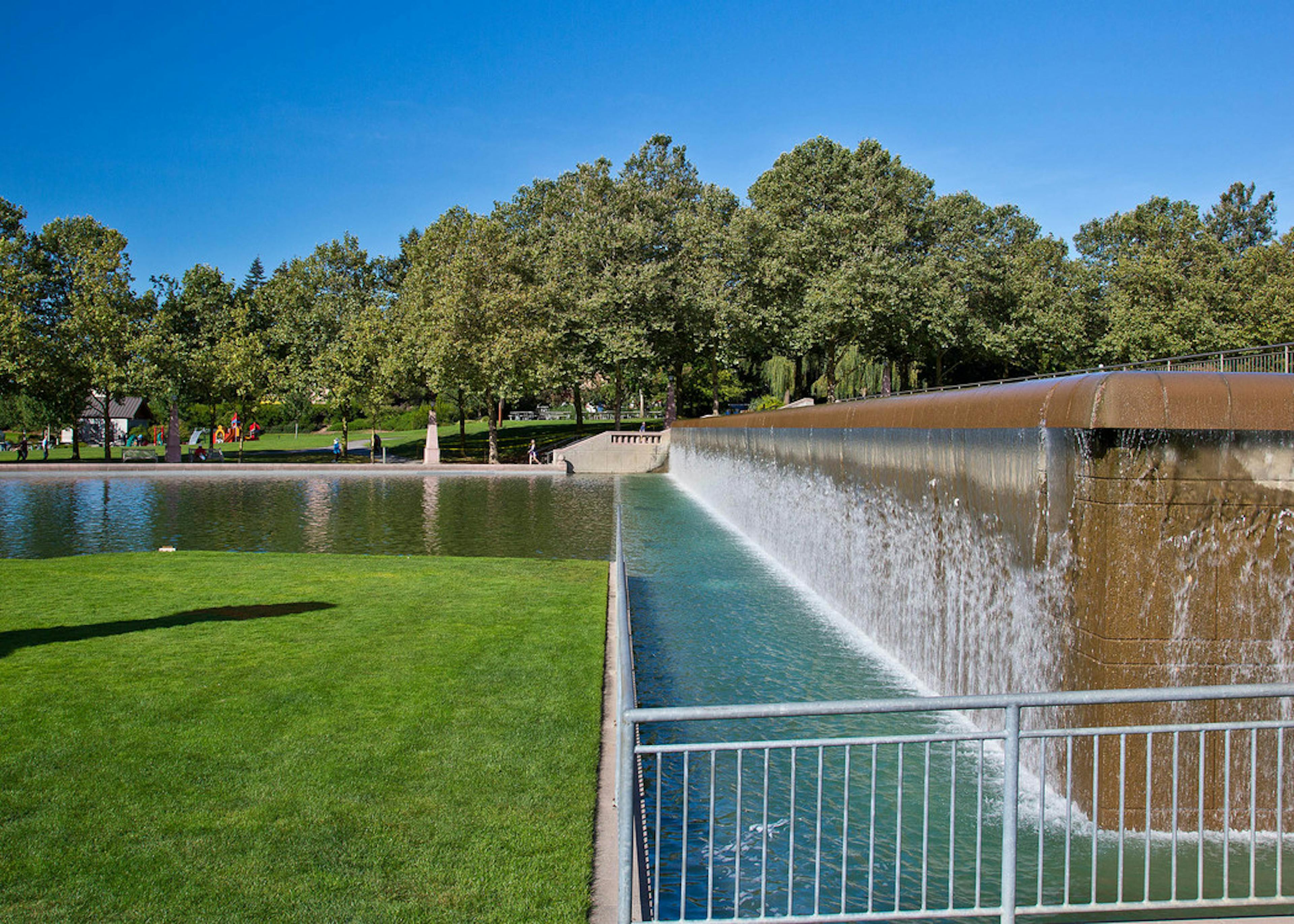 Downtown Bellevue Park near AMLI Bellevue Park gorgeous pond and walking path seating area and huge green grassy area