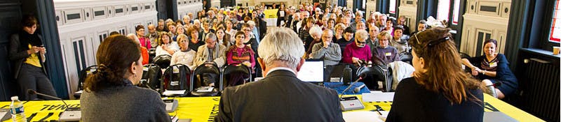 comment organiser une conférence de debat