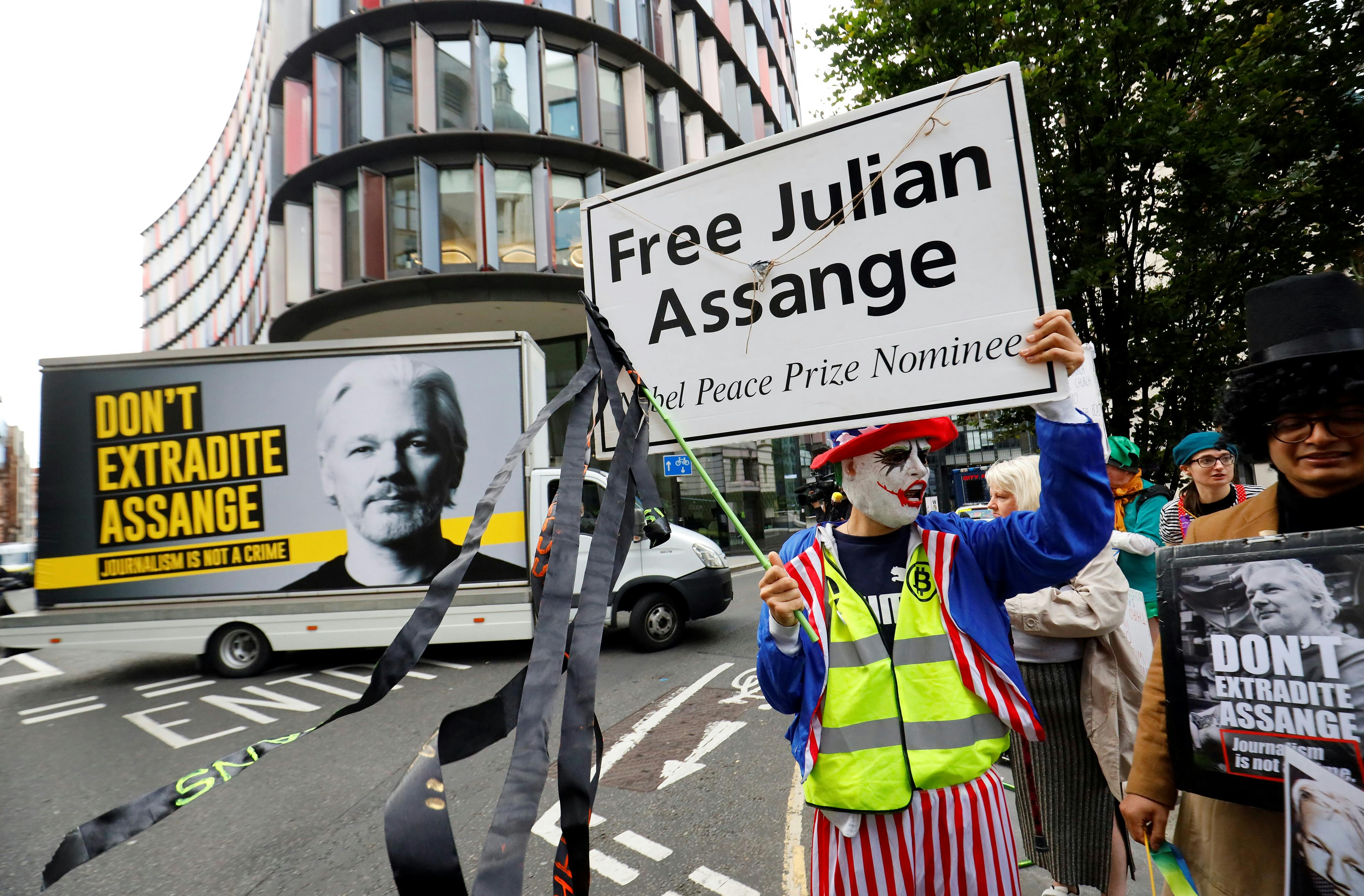 Julian assange manifestant londres