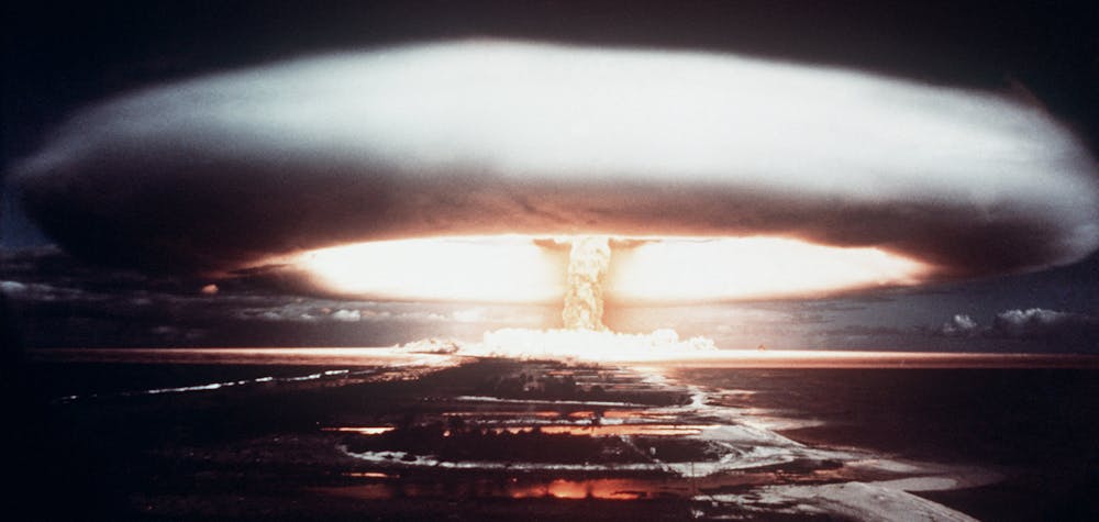 Champignon nucléaire
Armes interdites par le droit international humanitaire
Photo prise en 1971, une explosion nucléaire dans l'atoll de Mururoa
Amnesty International France